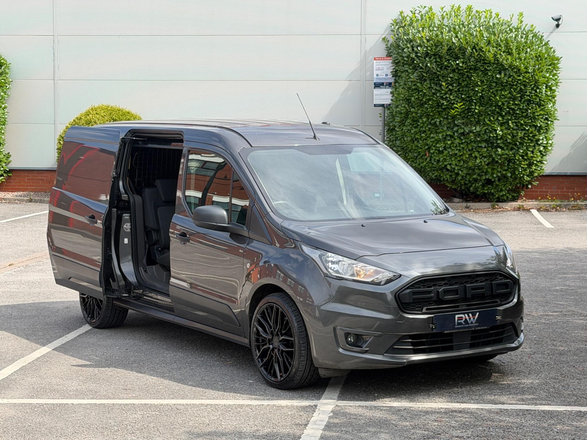 Ford Transit Connect view 5