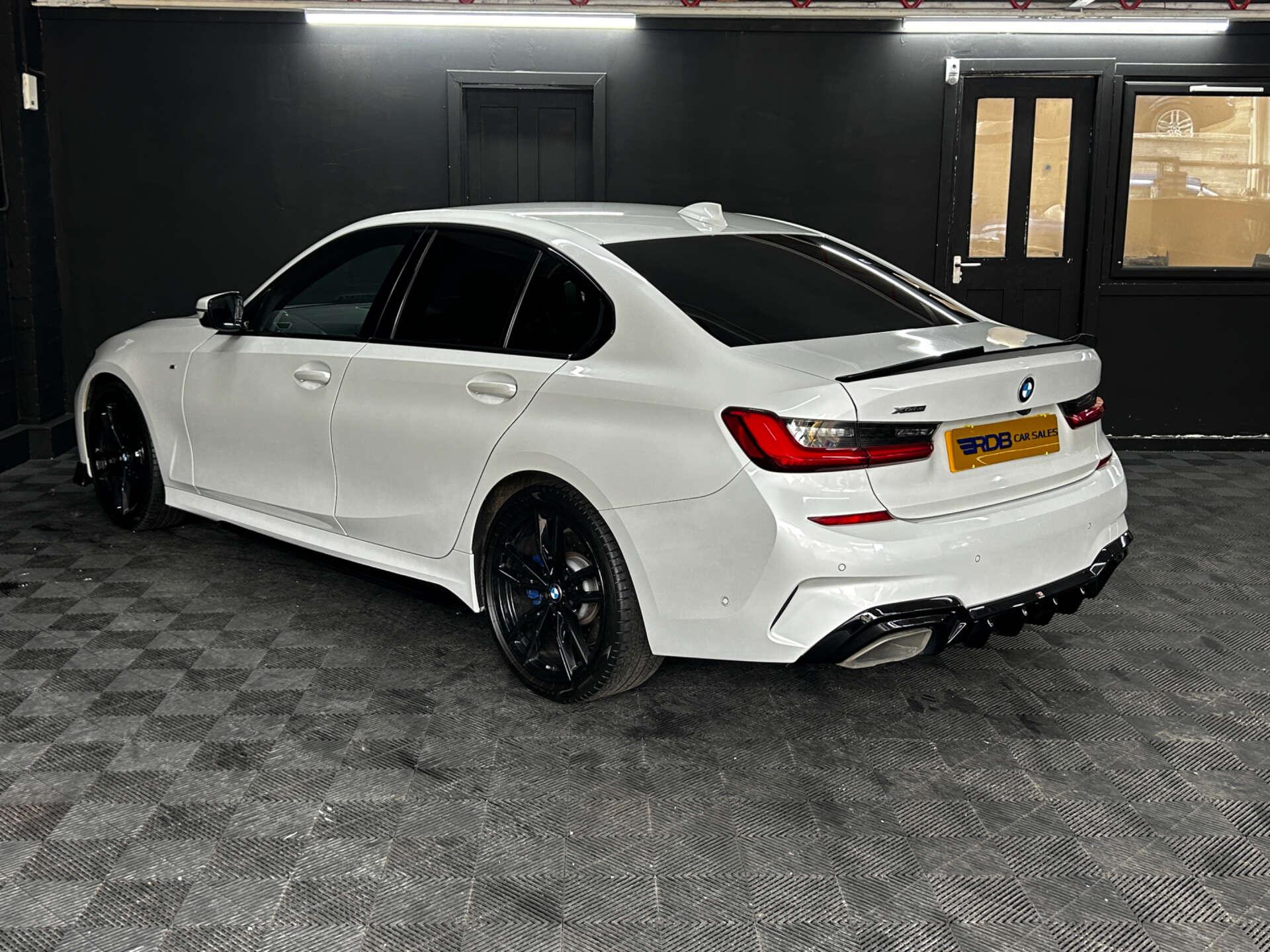 BMW 3 Series view 30