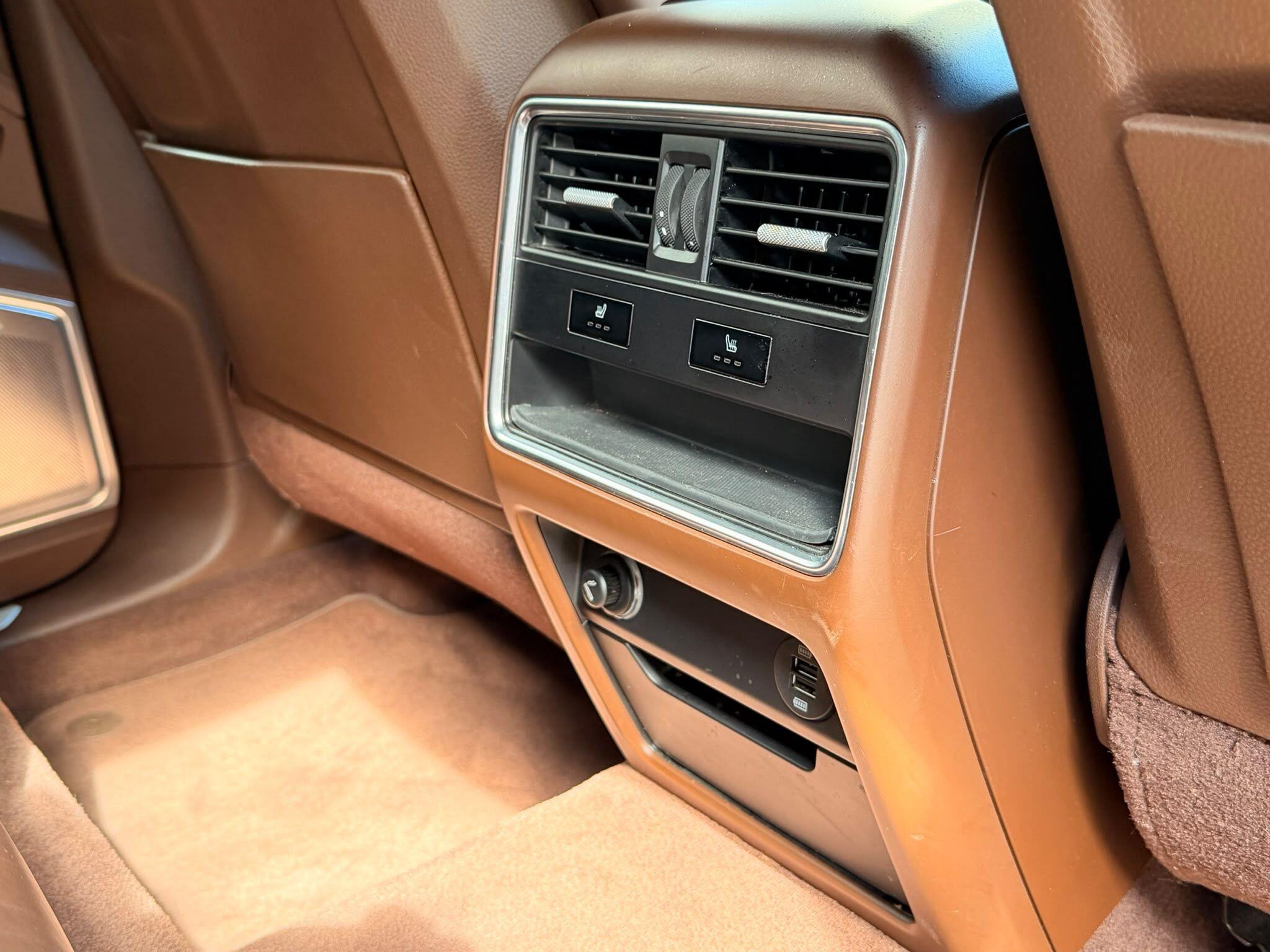 Porsche Cayenne view 27