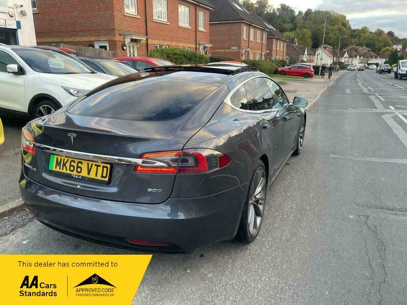 2016 Tesla Model S image 18