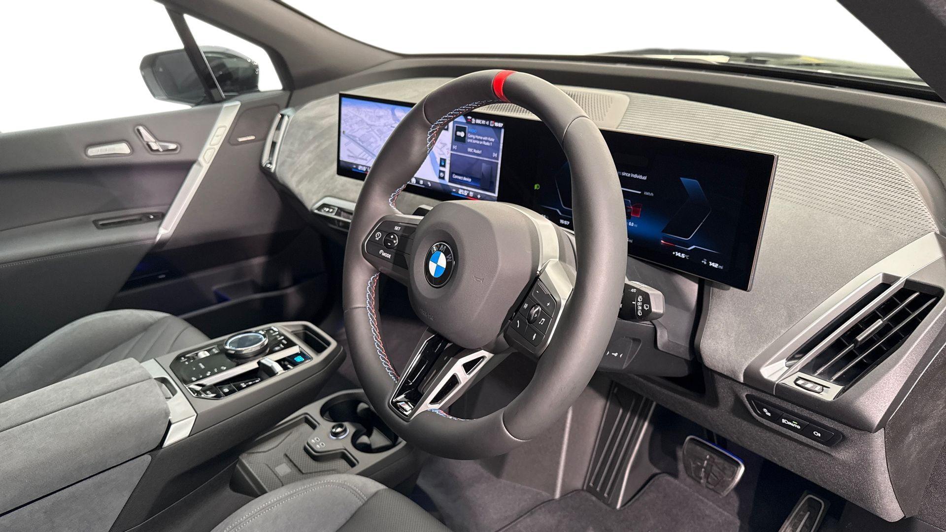 BMW Ix view 6