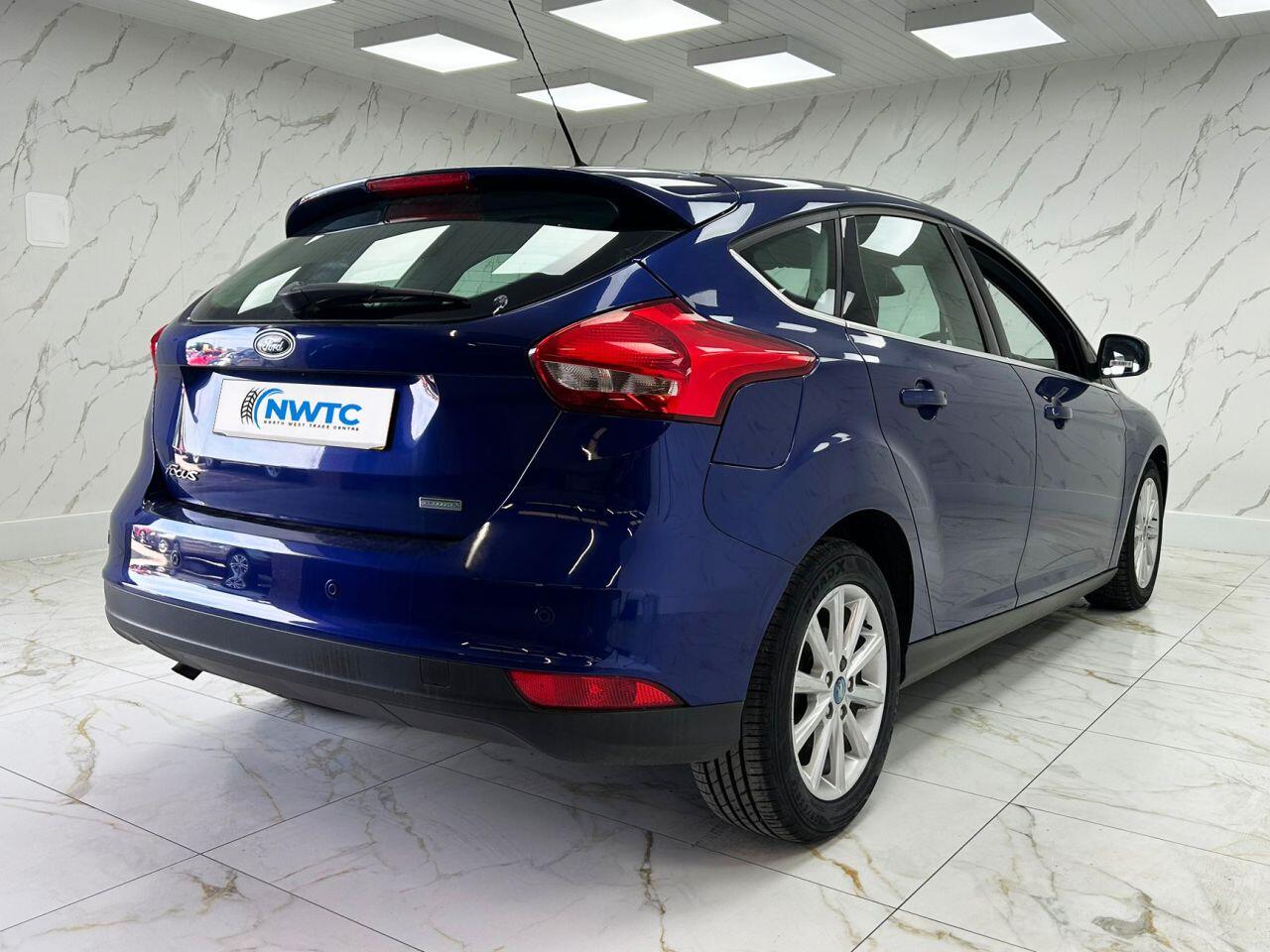 Ford Focus view 10
