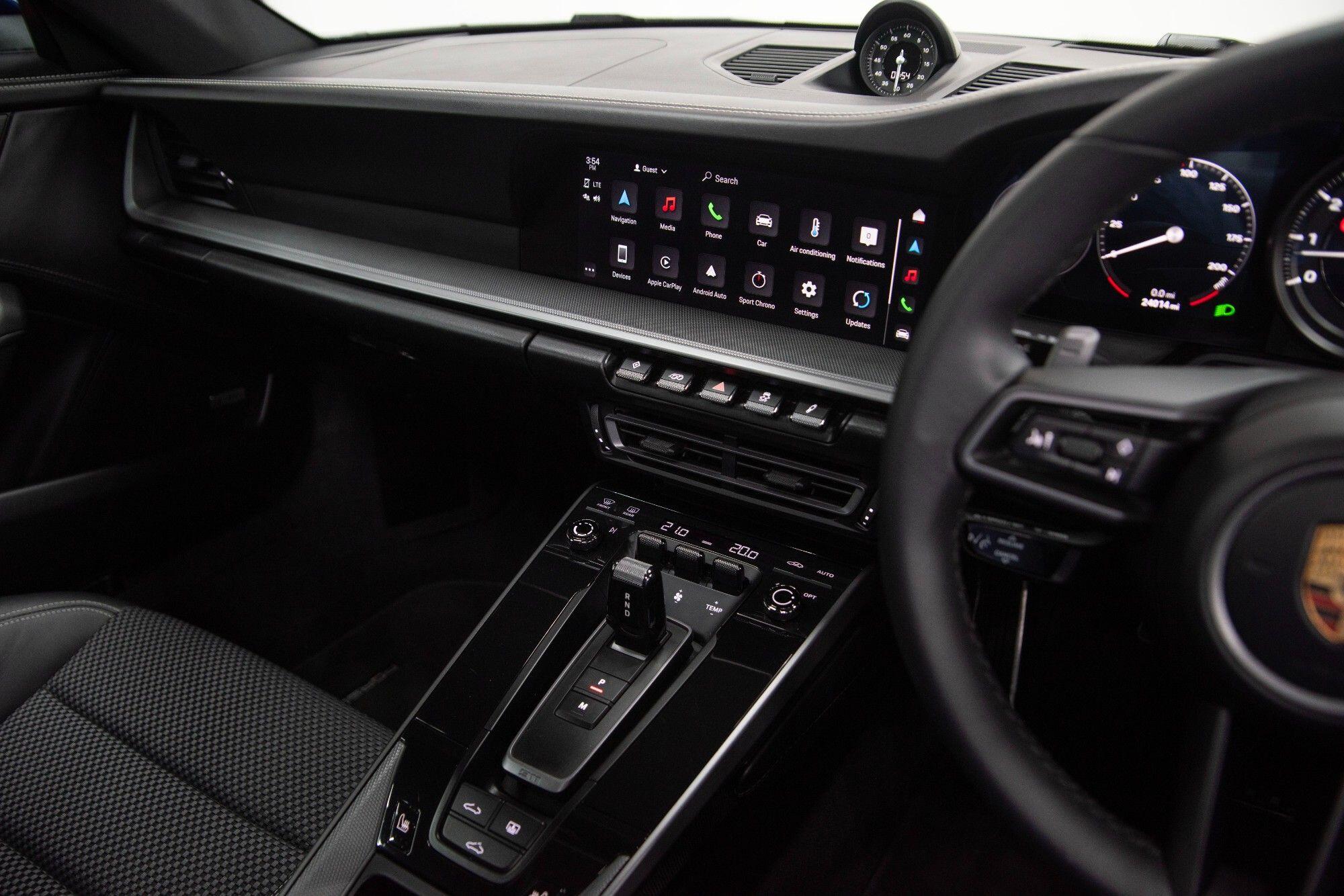 Porsche 911 view 35