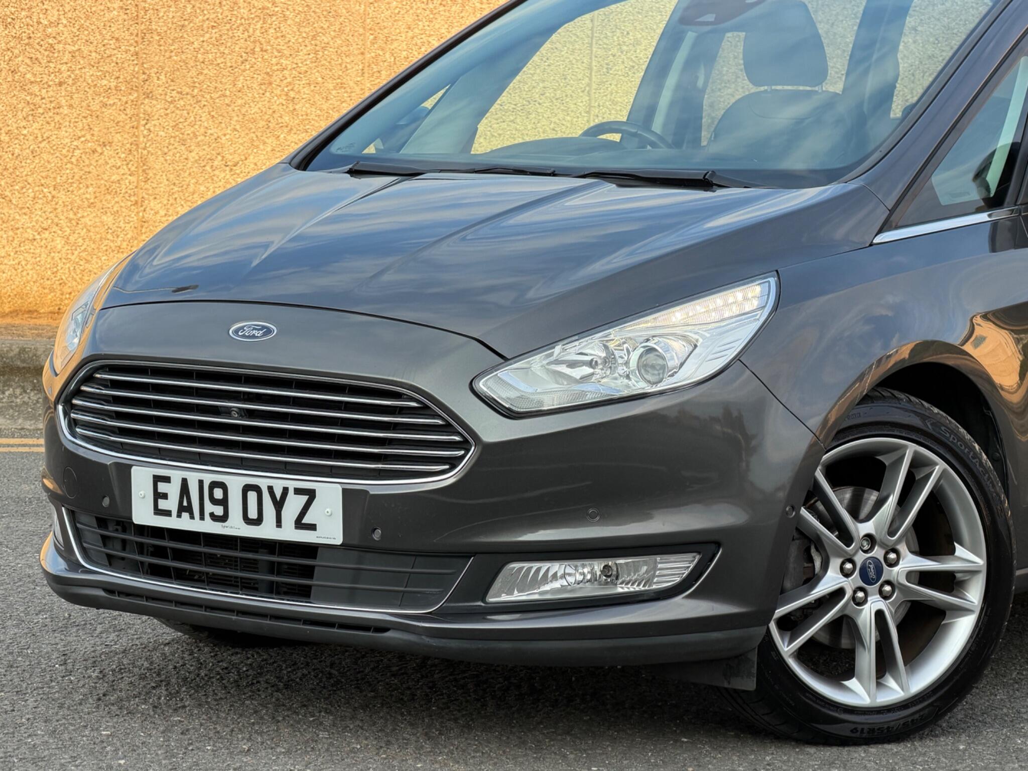 Ford Galaxy view 5