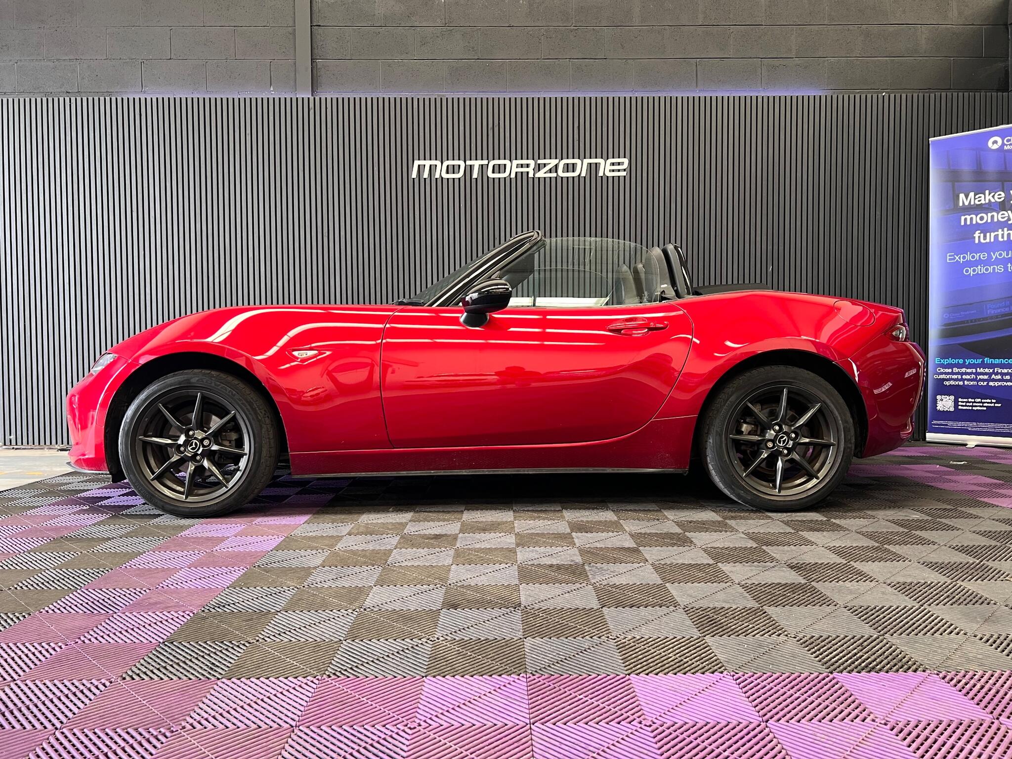 Mazda MX-5 view 14