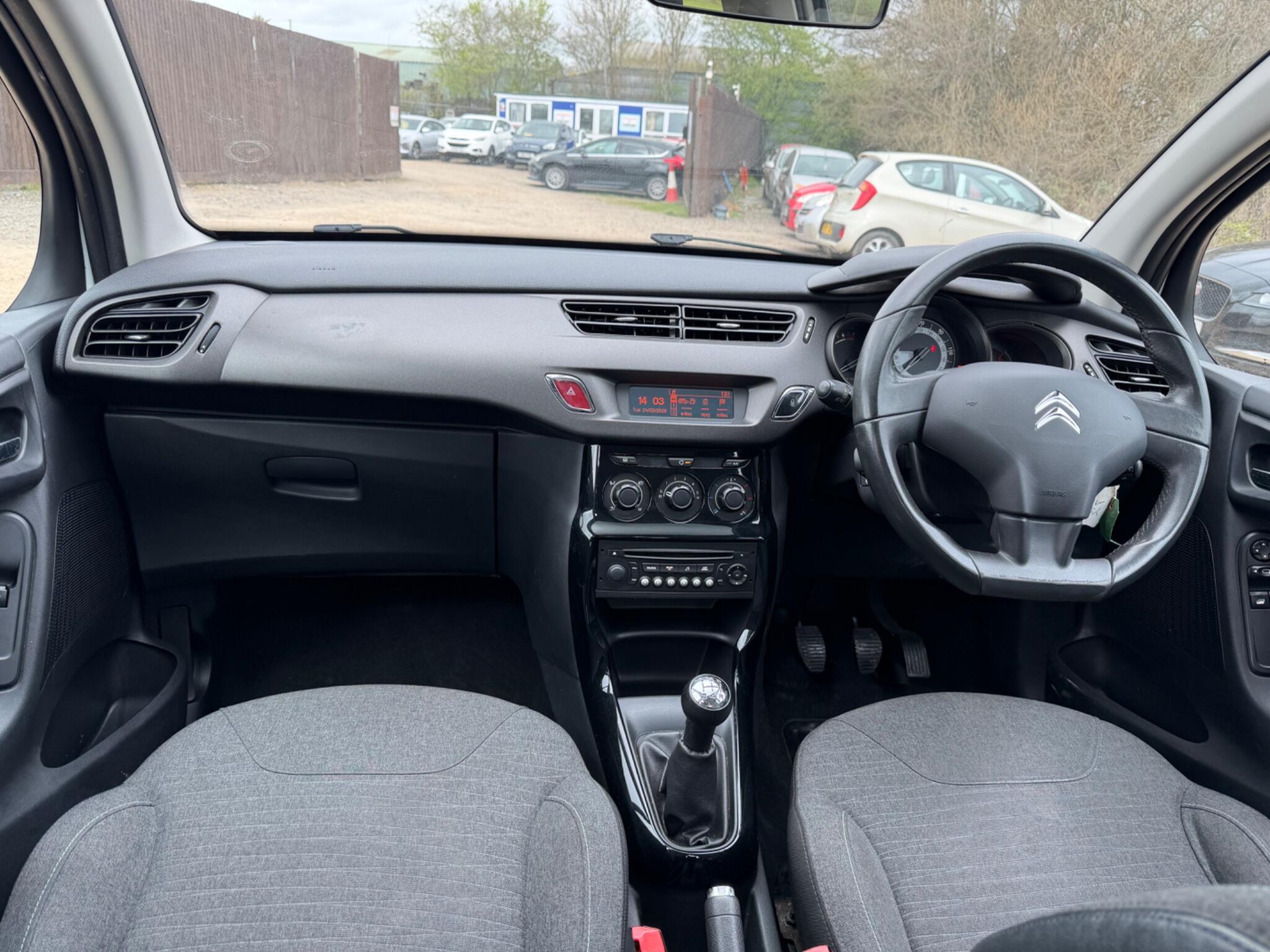 2015 Citroen C3 1.2 PureTech Selection Euro 6 5dr image 20