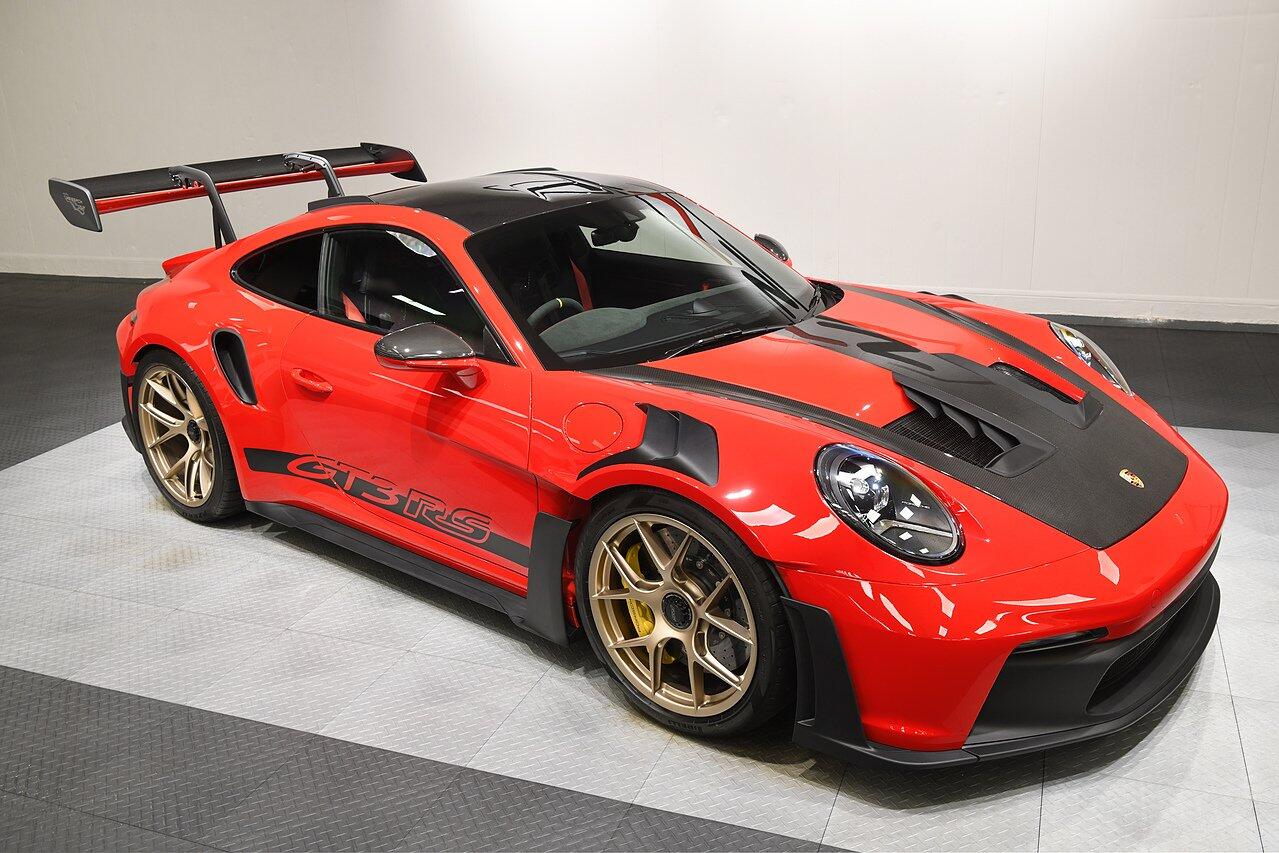 Porsche 911 view 33
