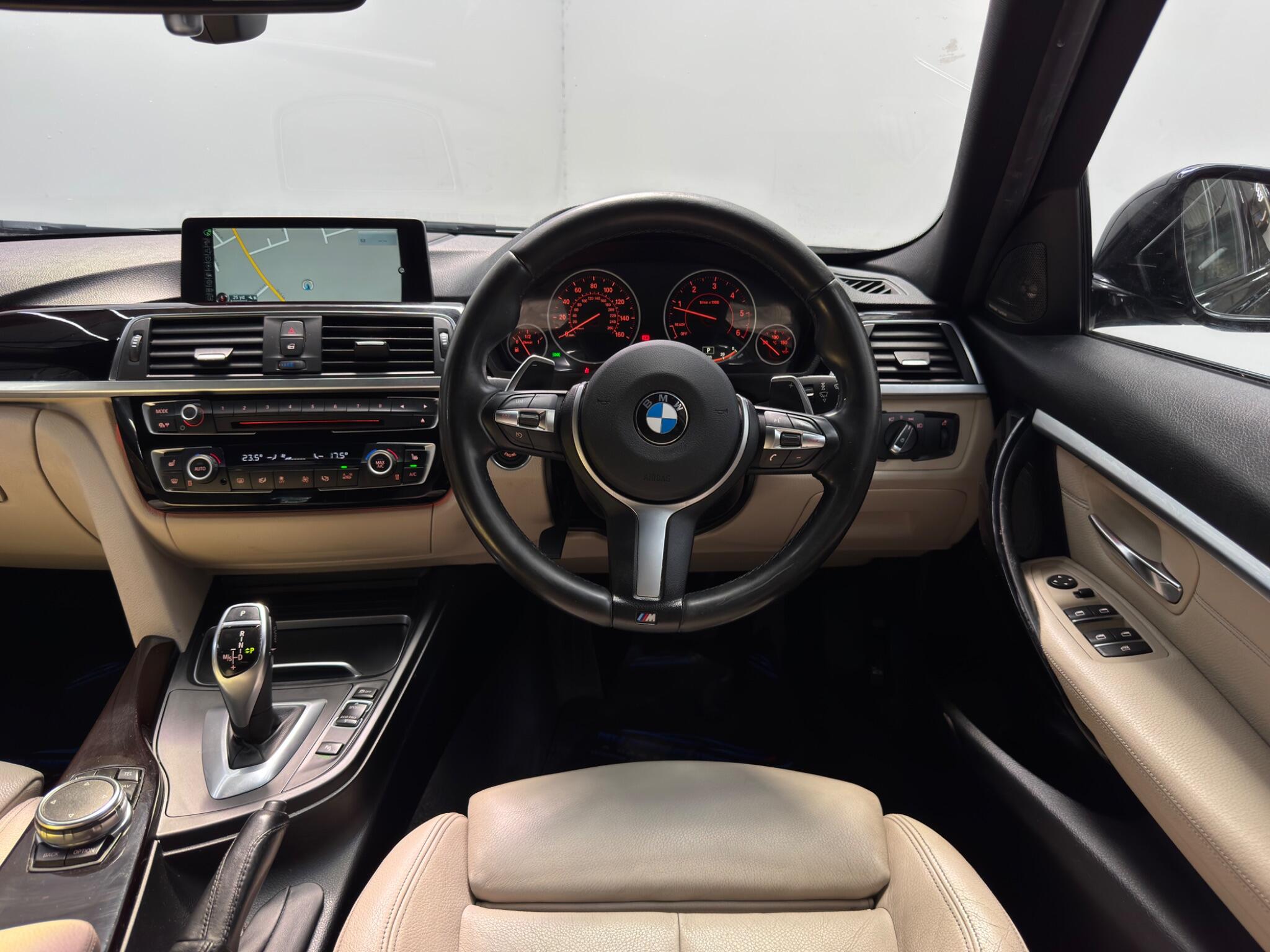 BMW 3 Series view 5