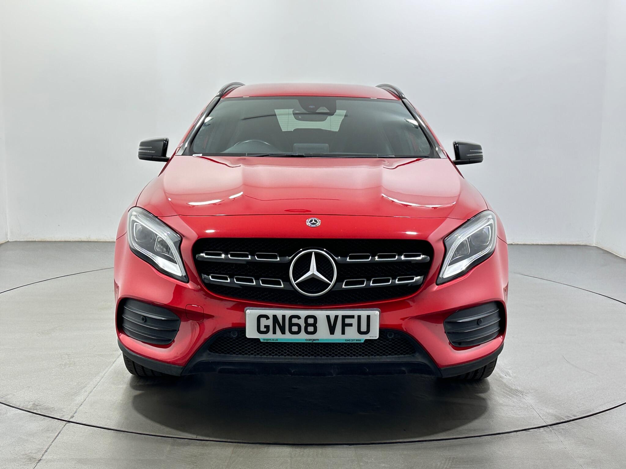 Mercedes-Benz Gla view 3