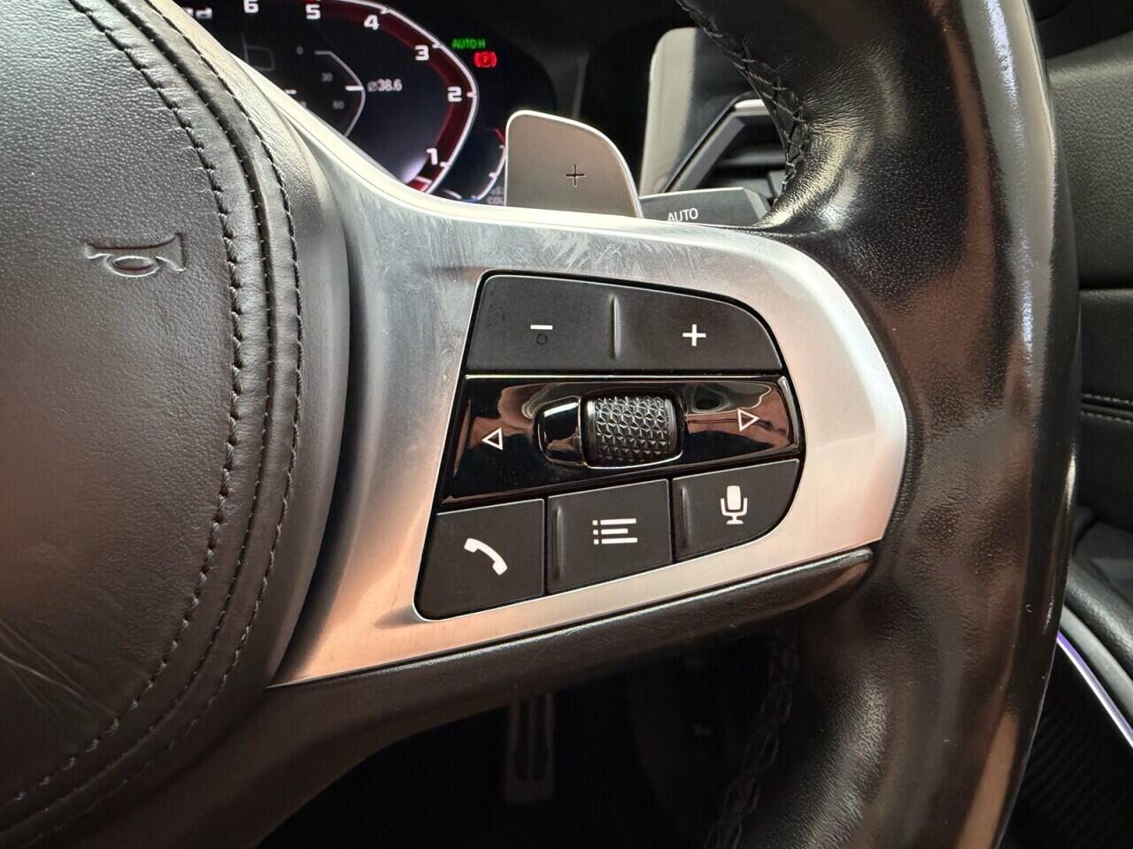 BMW 3 Series view 24