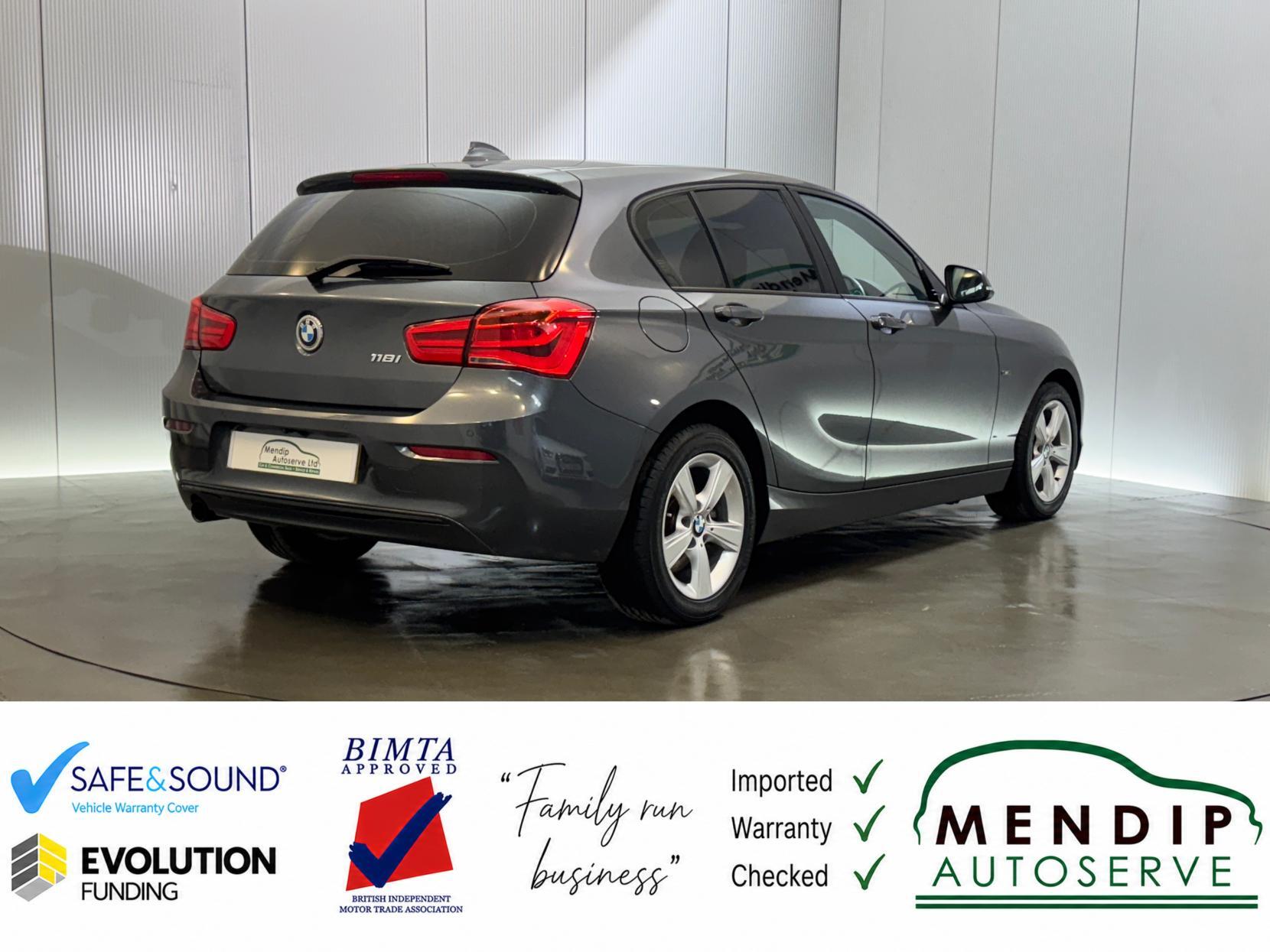 BMW 1 Series view 22