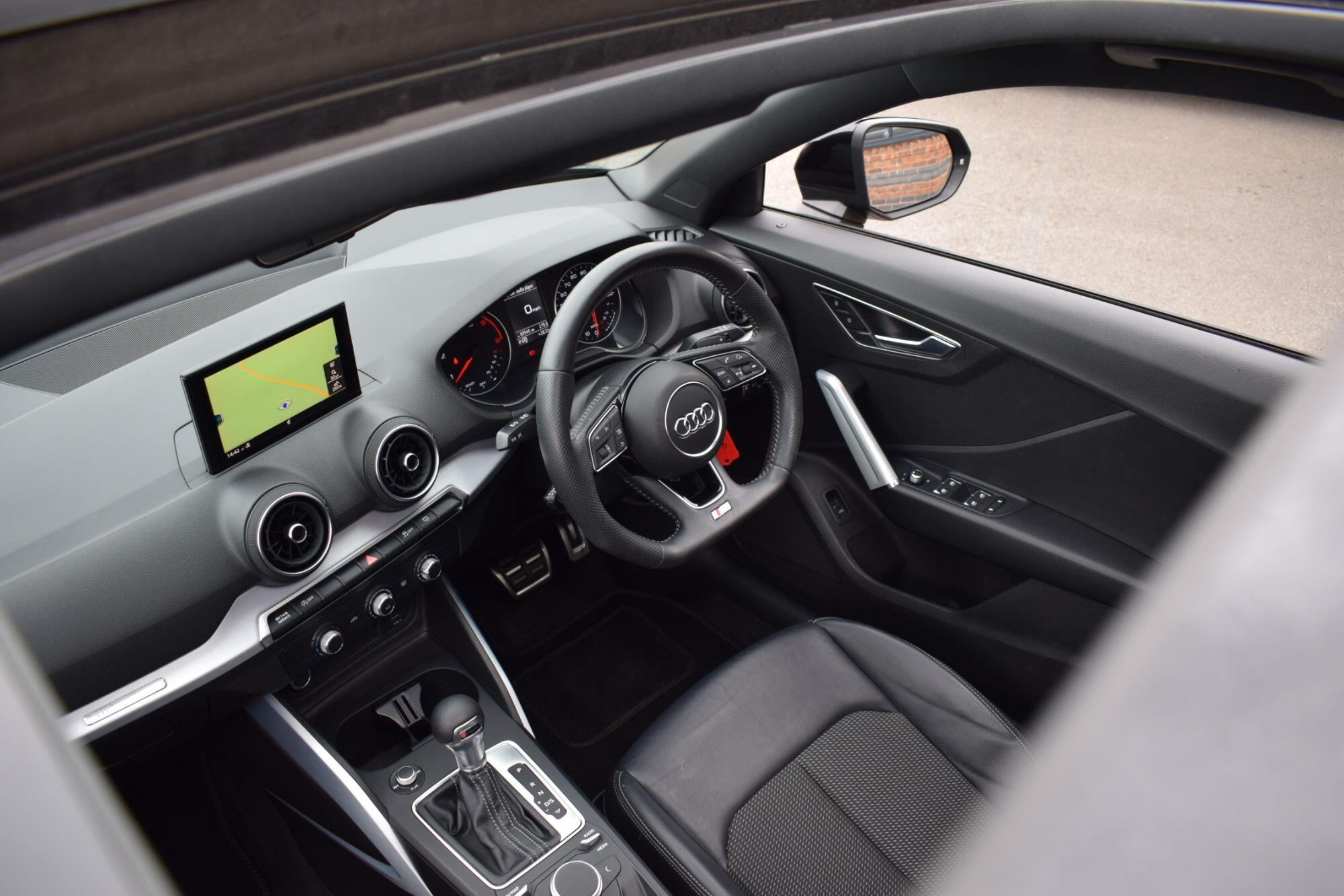 Audi Q2 view 23