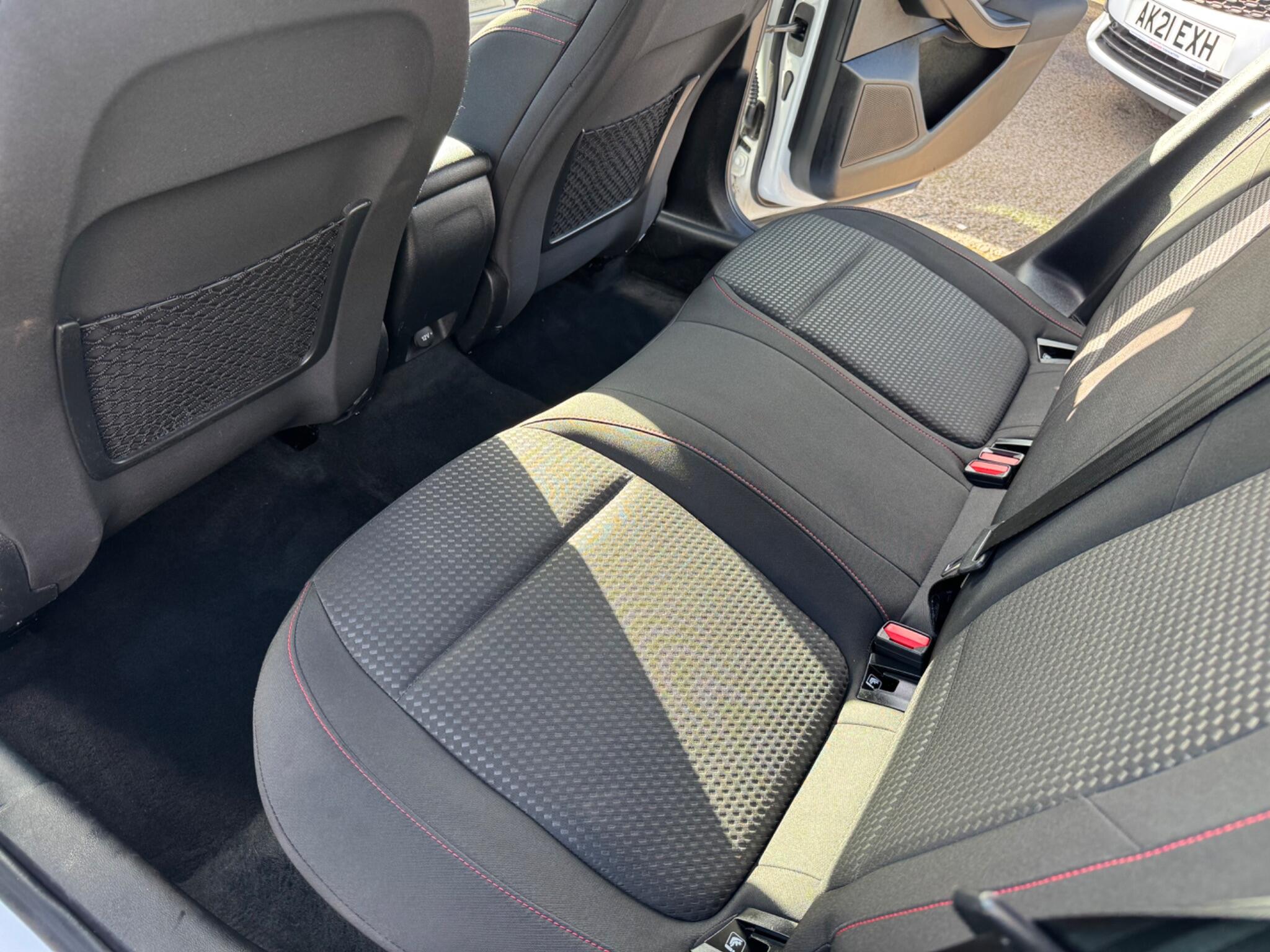 Ford Focus view 23