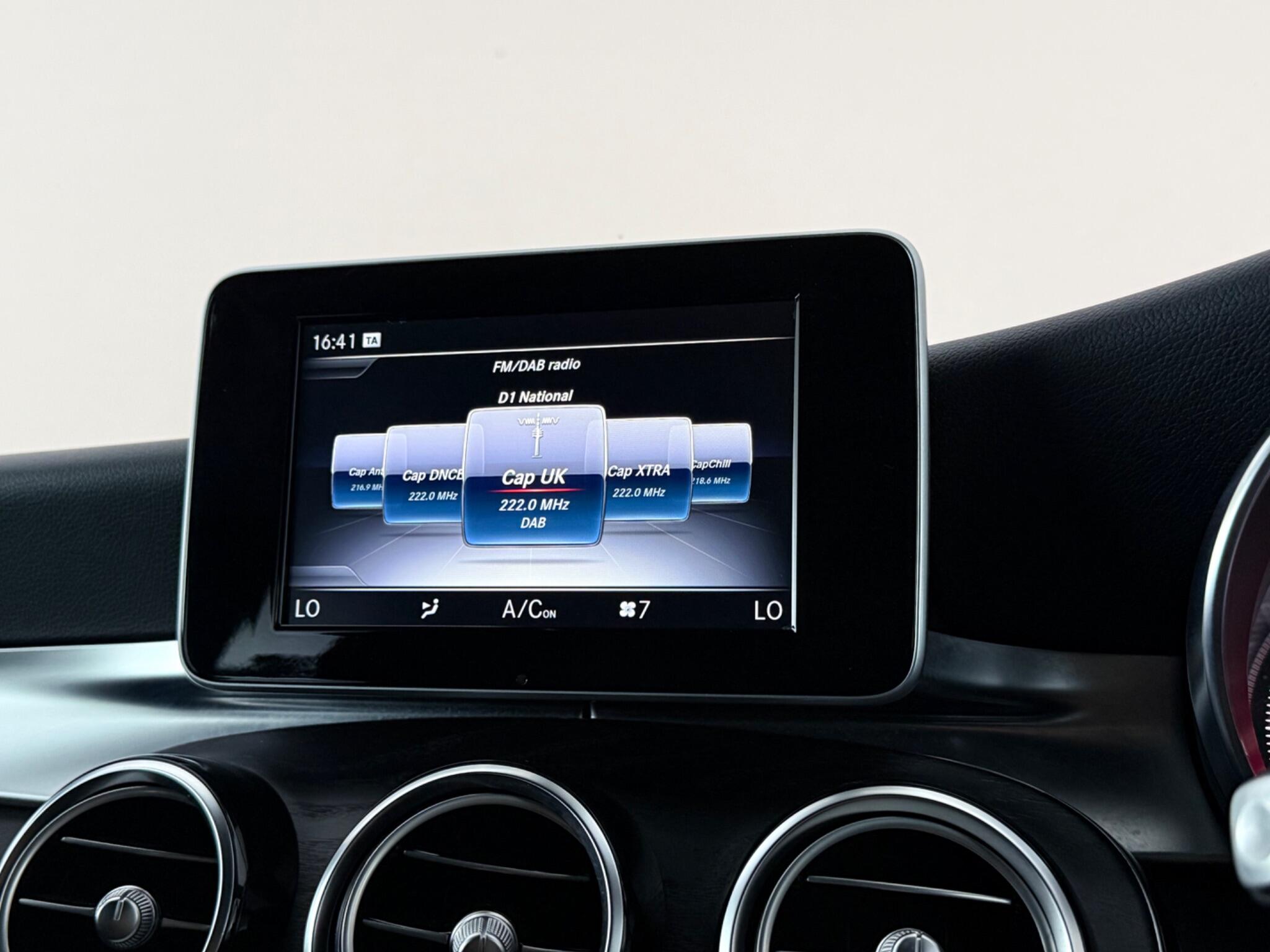 Mercedes-Benz GLC view 24