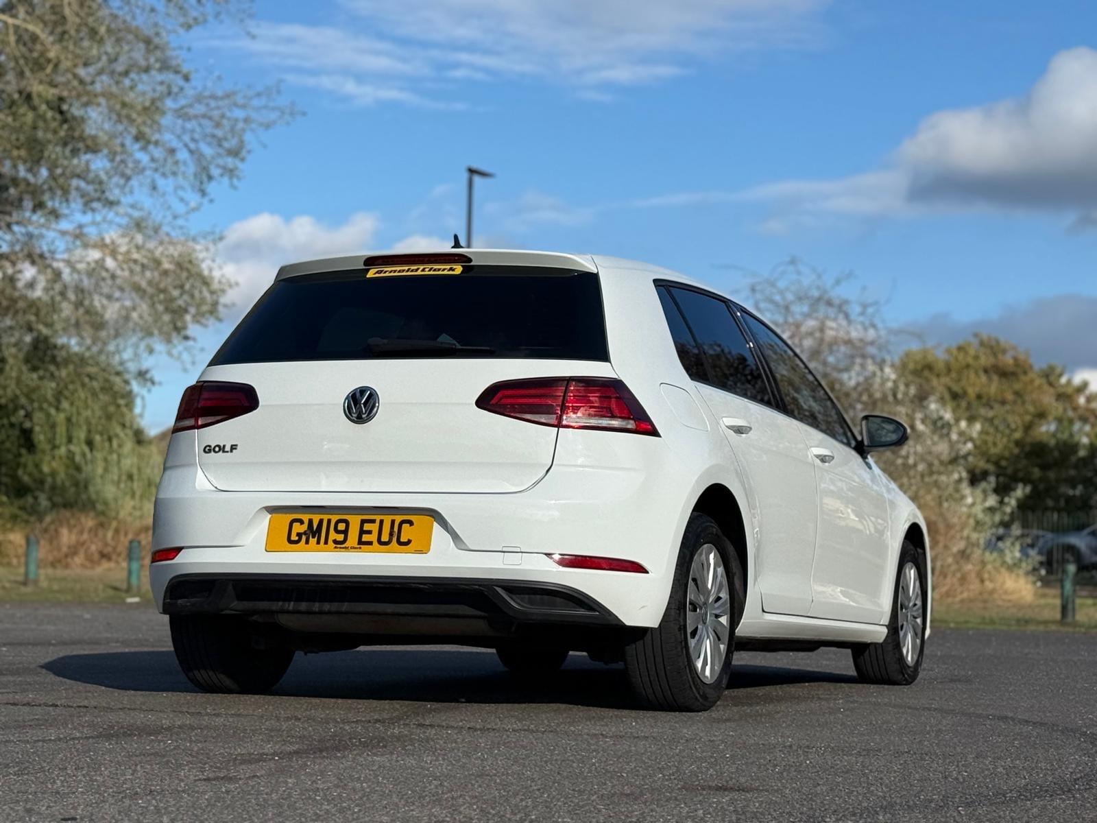 Volkswagen Golf view 17