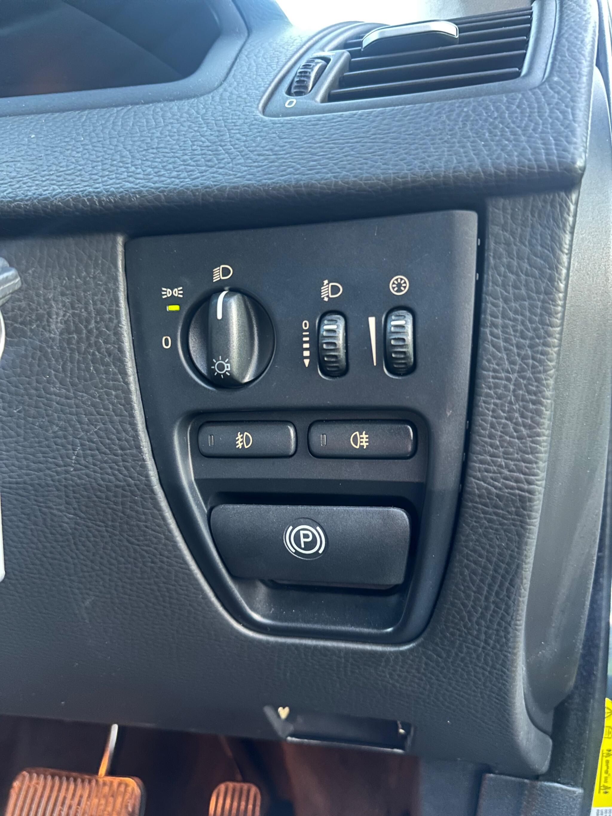 2007 Volvo XC90 image 32