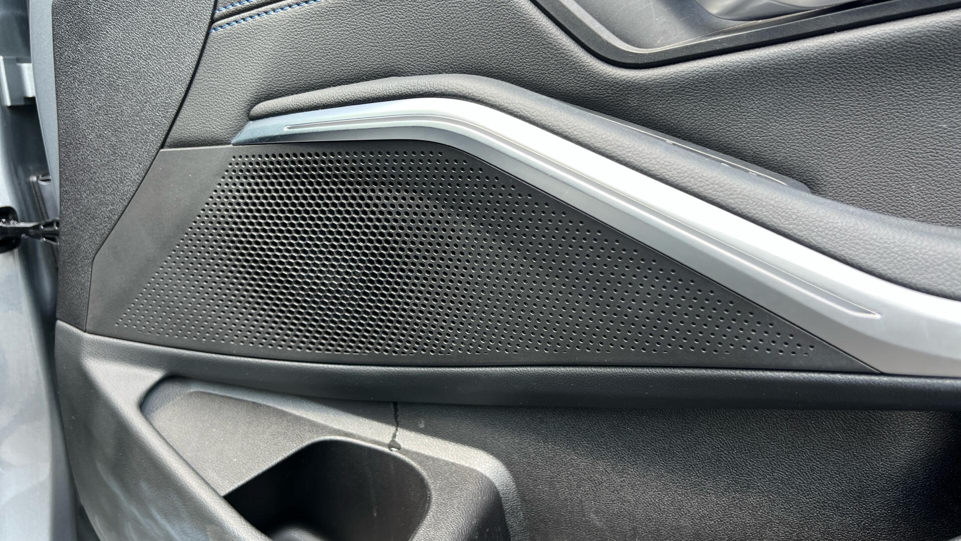 BMW 3 Series view 20