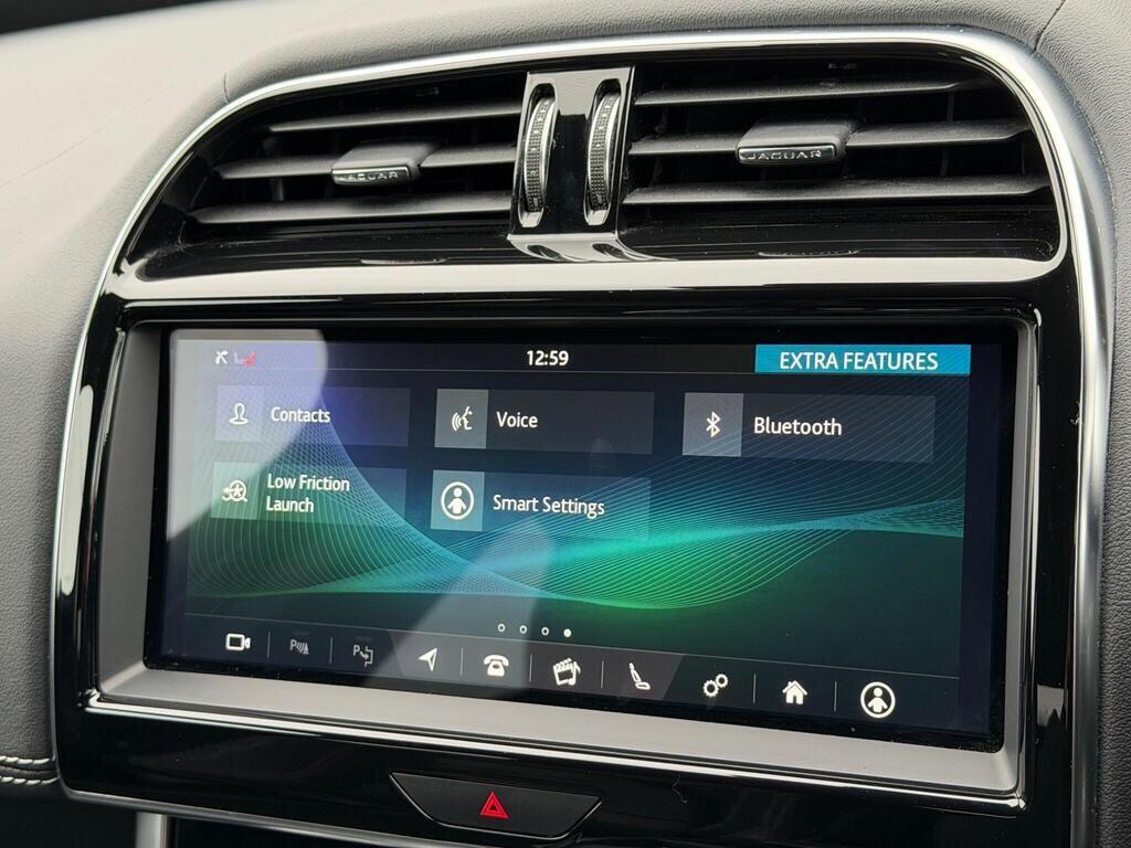 Jaguar XE view 32