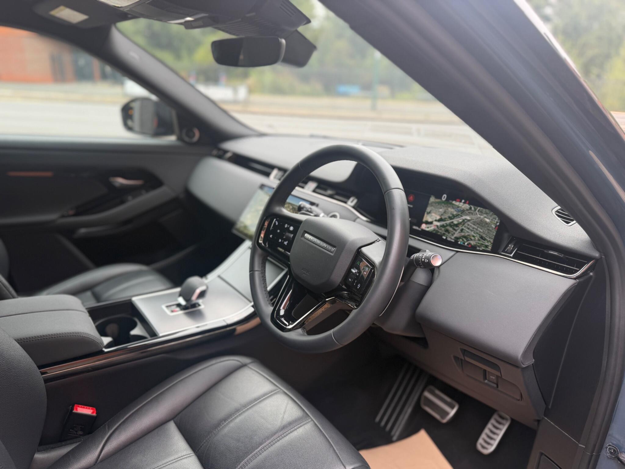 Land Rover Range Rover Evoque view 26