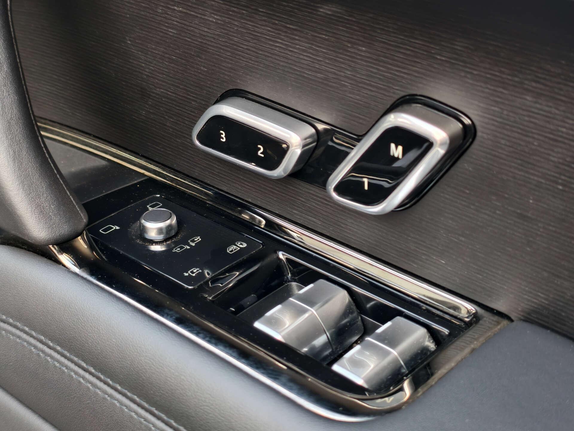 Land Rover Range Rover Sport view 28