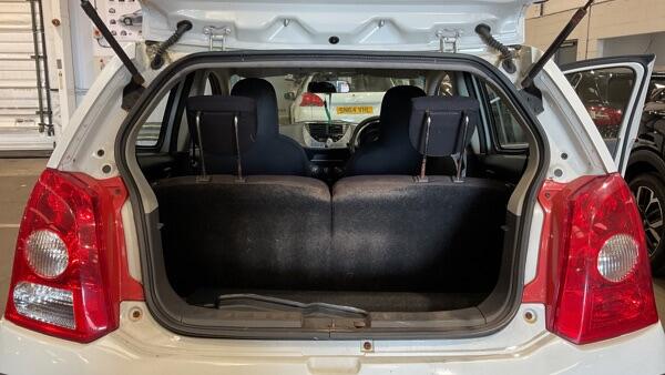 Nissan Pixo view 9