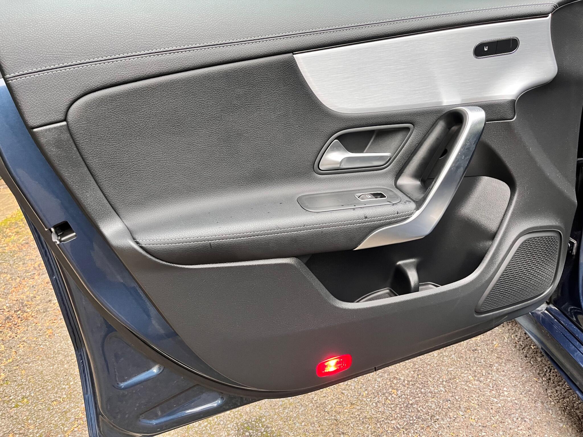 Mercedes-Benz CLA view 40
