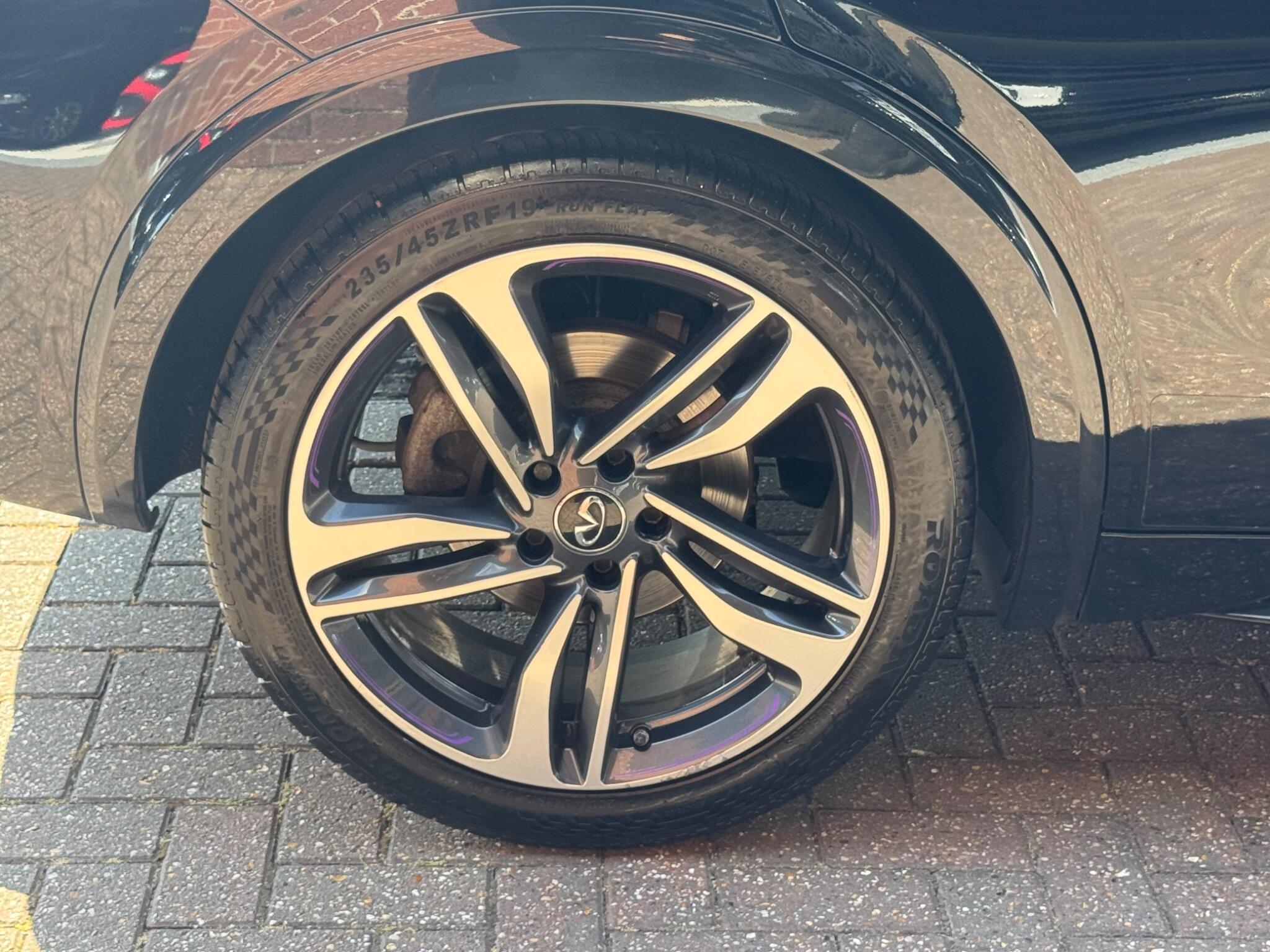 Infiniti Q30 view 33