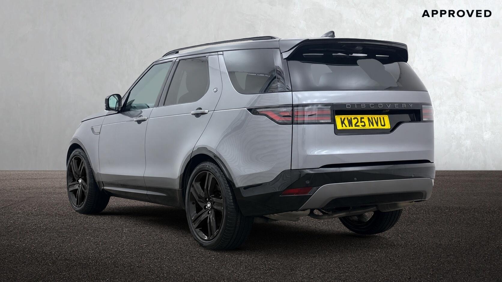 Land Rover Discovery view 2