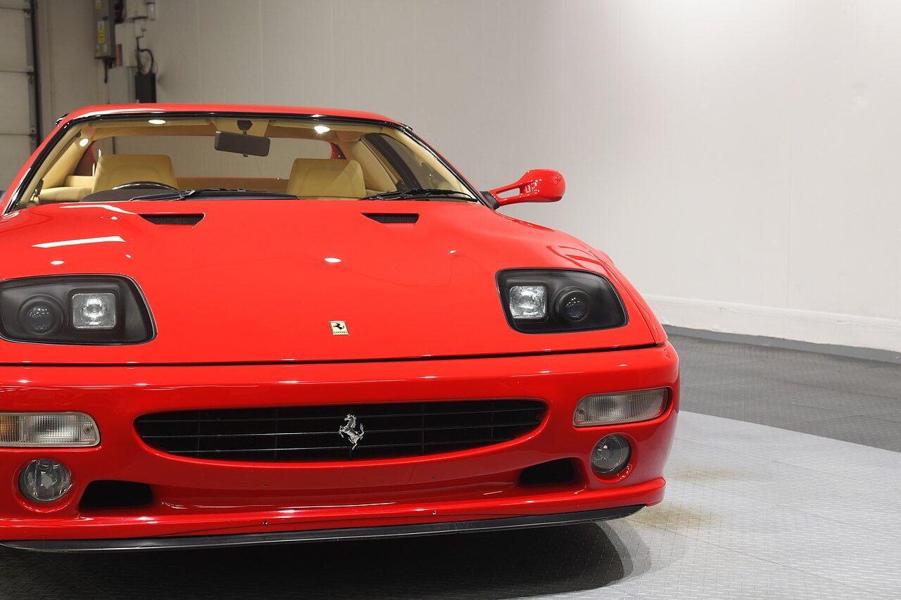 Ferrari 512 view 27