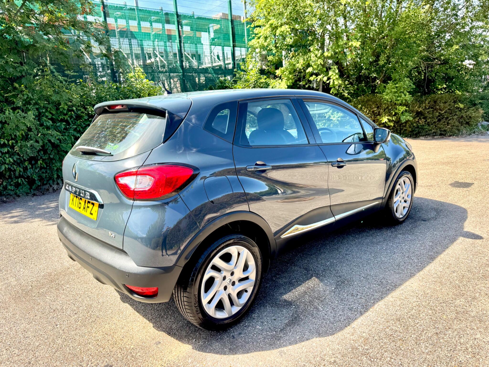 Renault Captur view 4