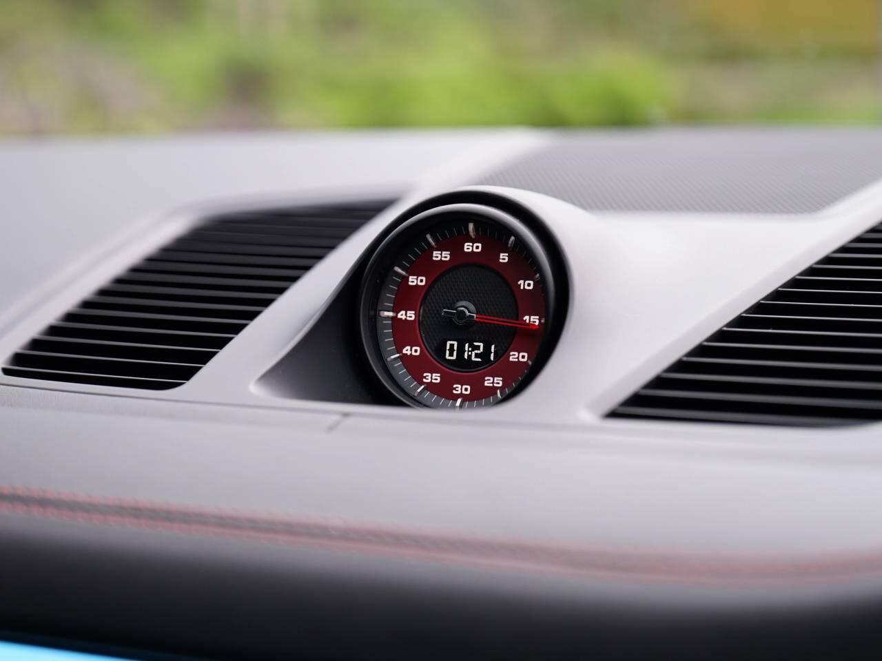 Porsche Cayenne view 16