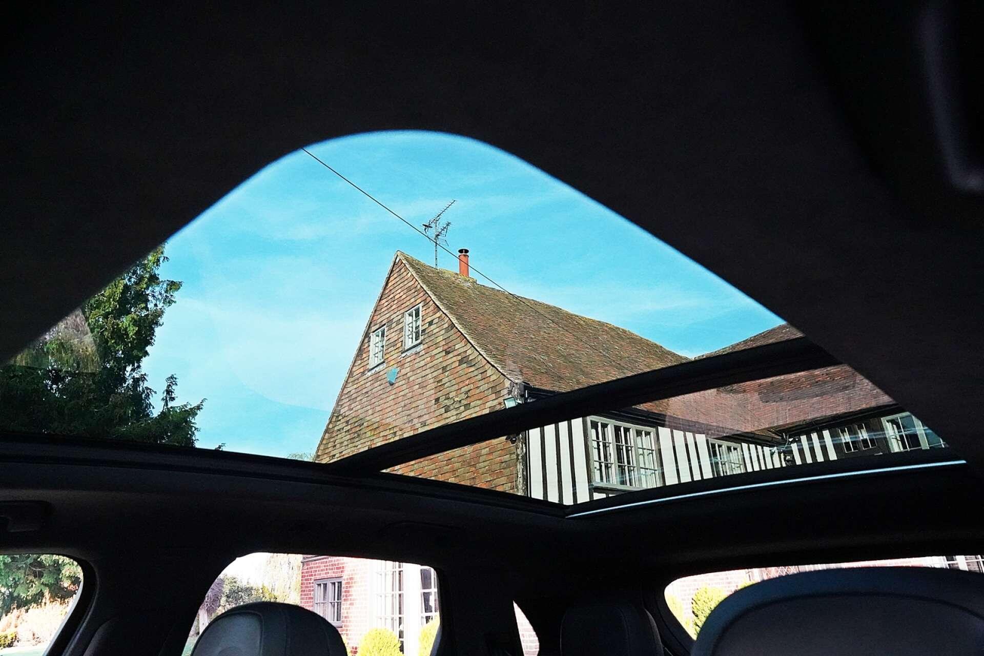 Porsche Cayenne view 14