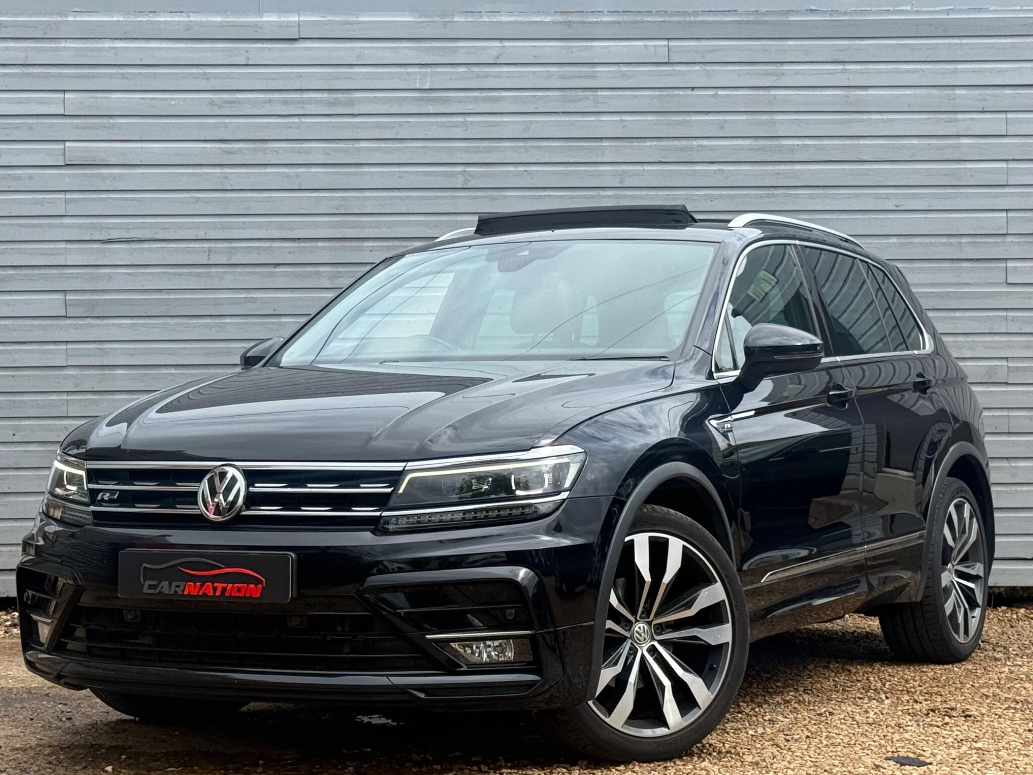 Volkswagen Tiguan view 3