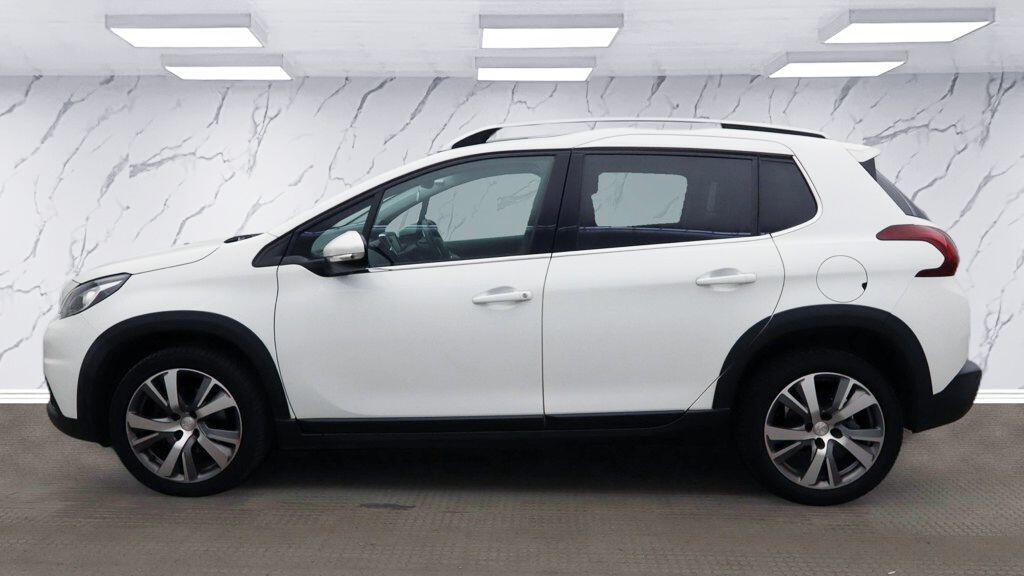Peugeot 2008 view 9