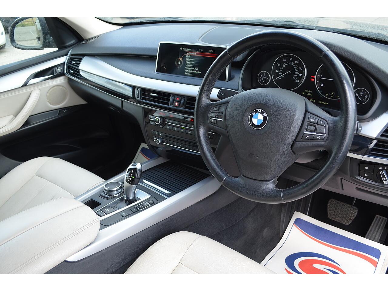 BMW X5 view 2
