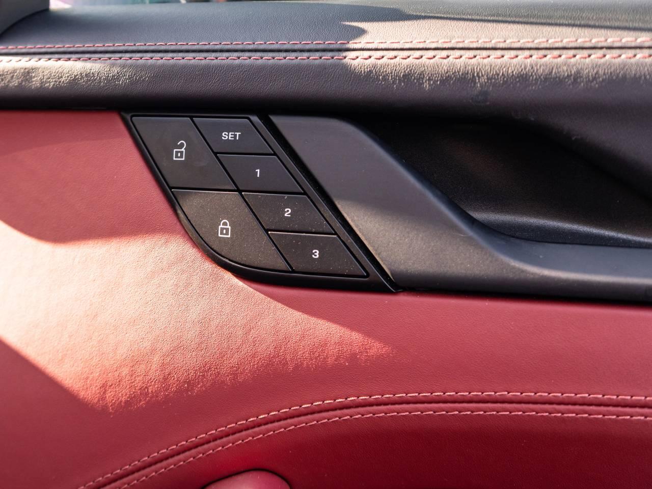 Porsche 911 view 24