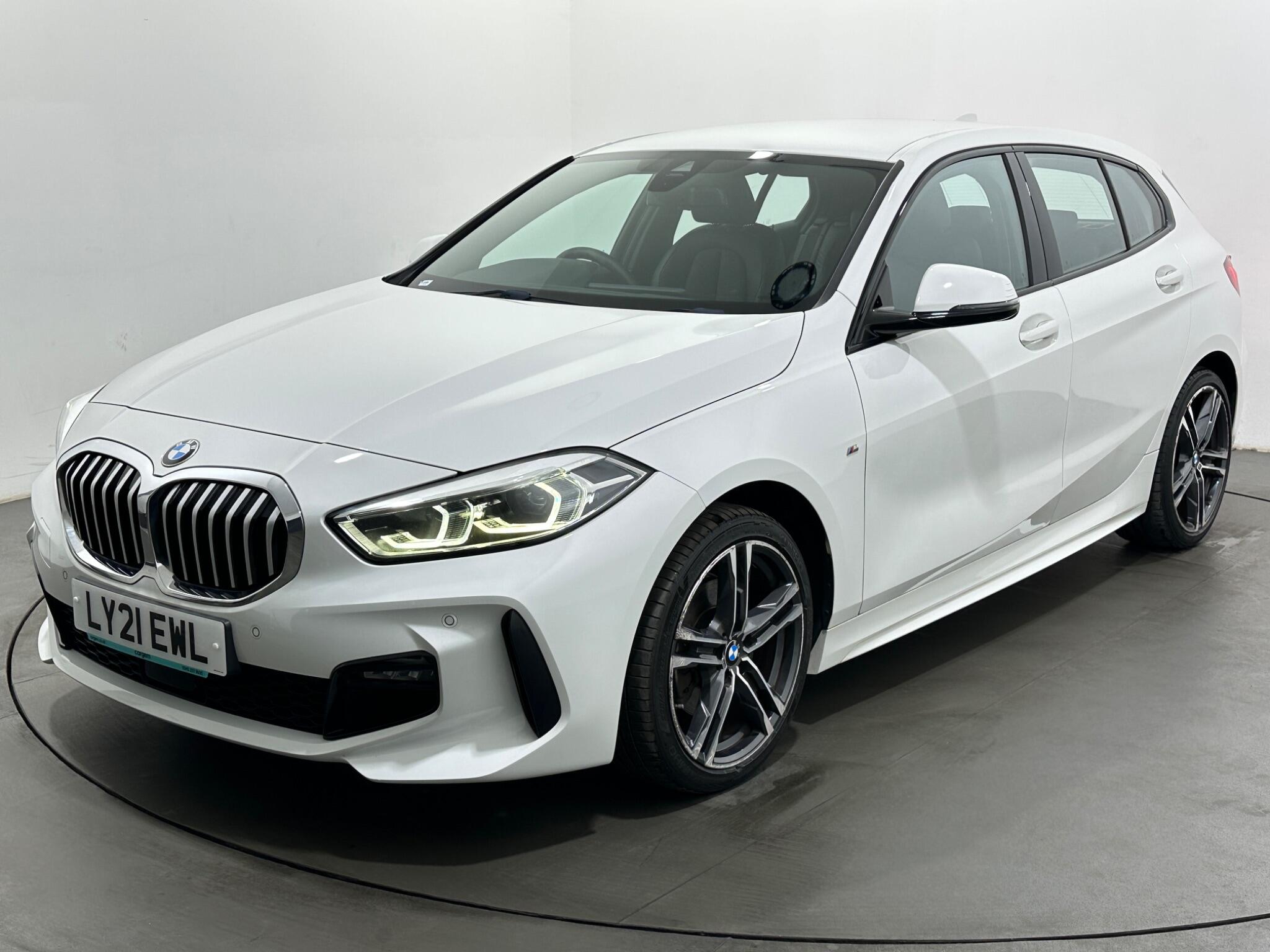 BMW 1 Series view 54