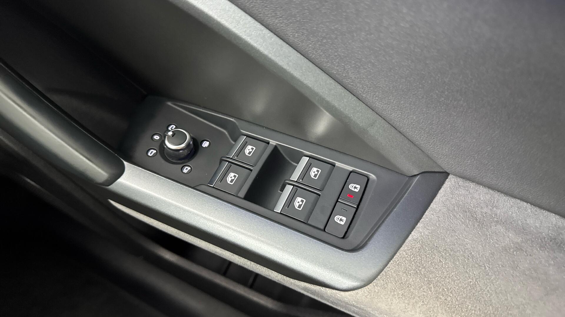 Audi Q3 view 52