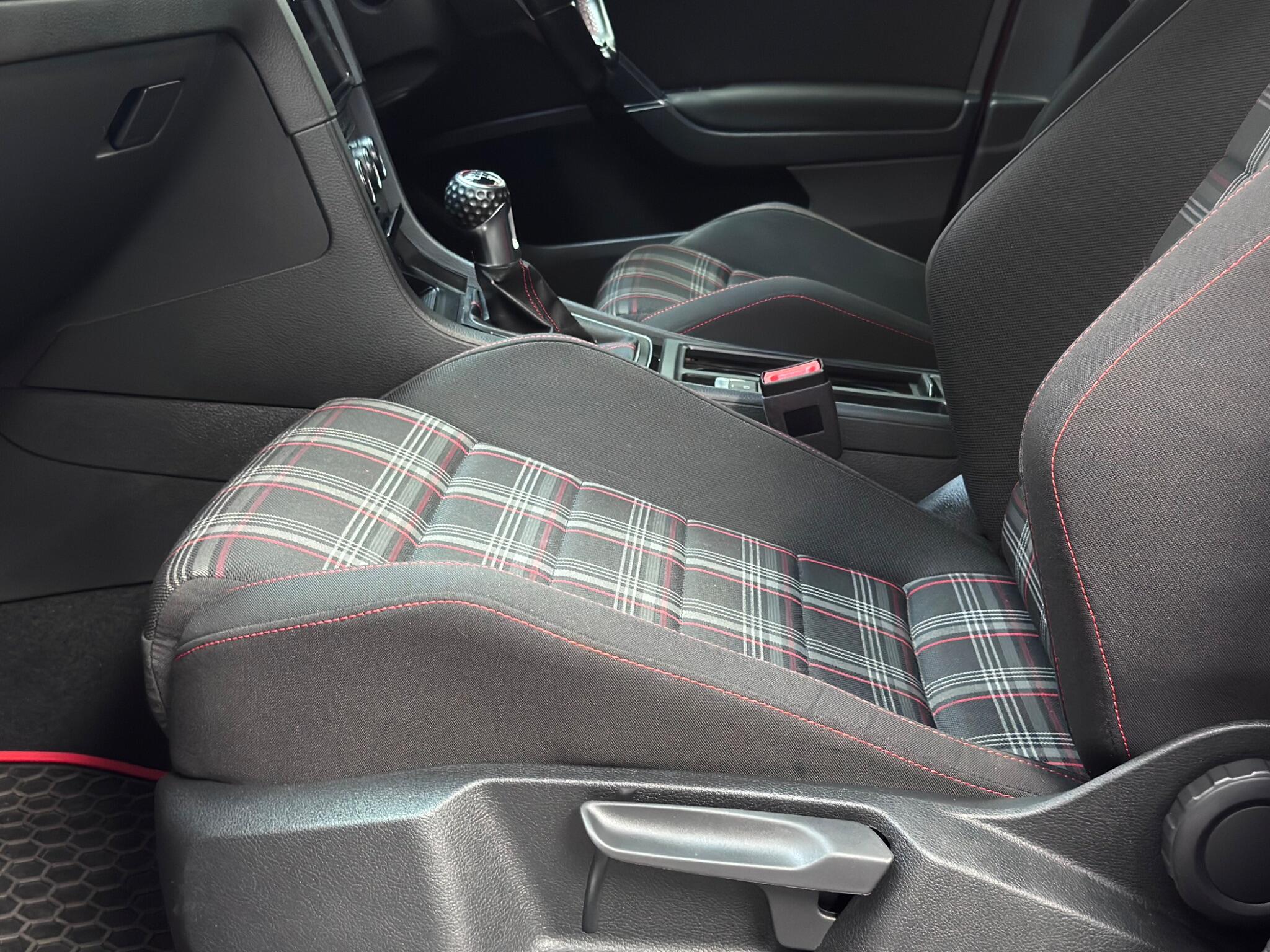 Volkswagen Golf view 54
