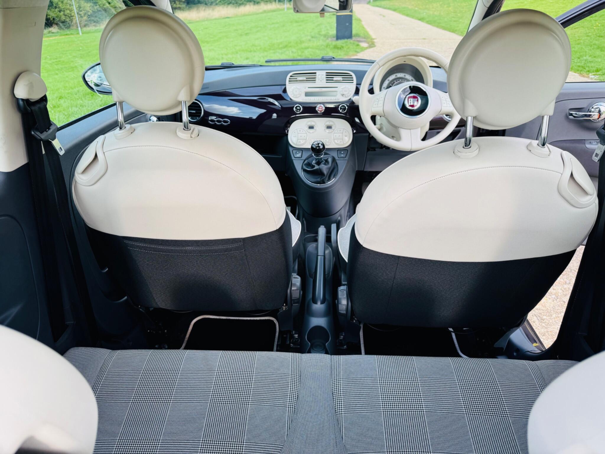 2015 Fiat 500 image 17