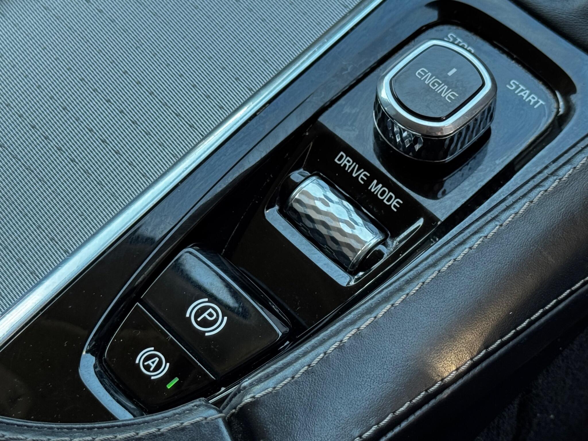 Volvo XC90 view 30