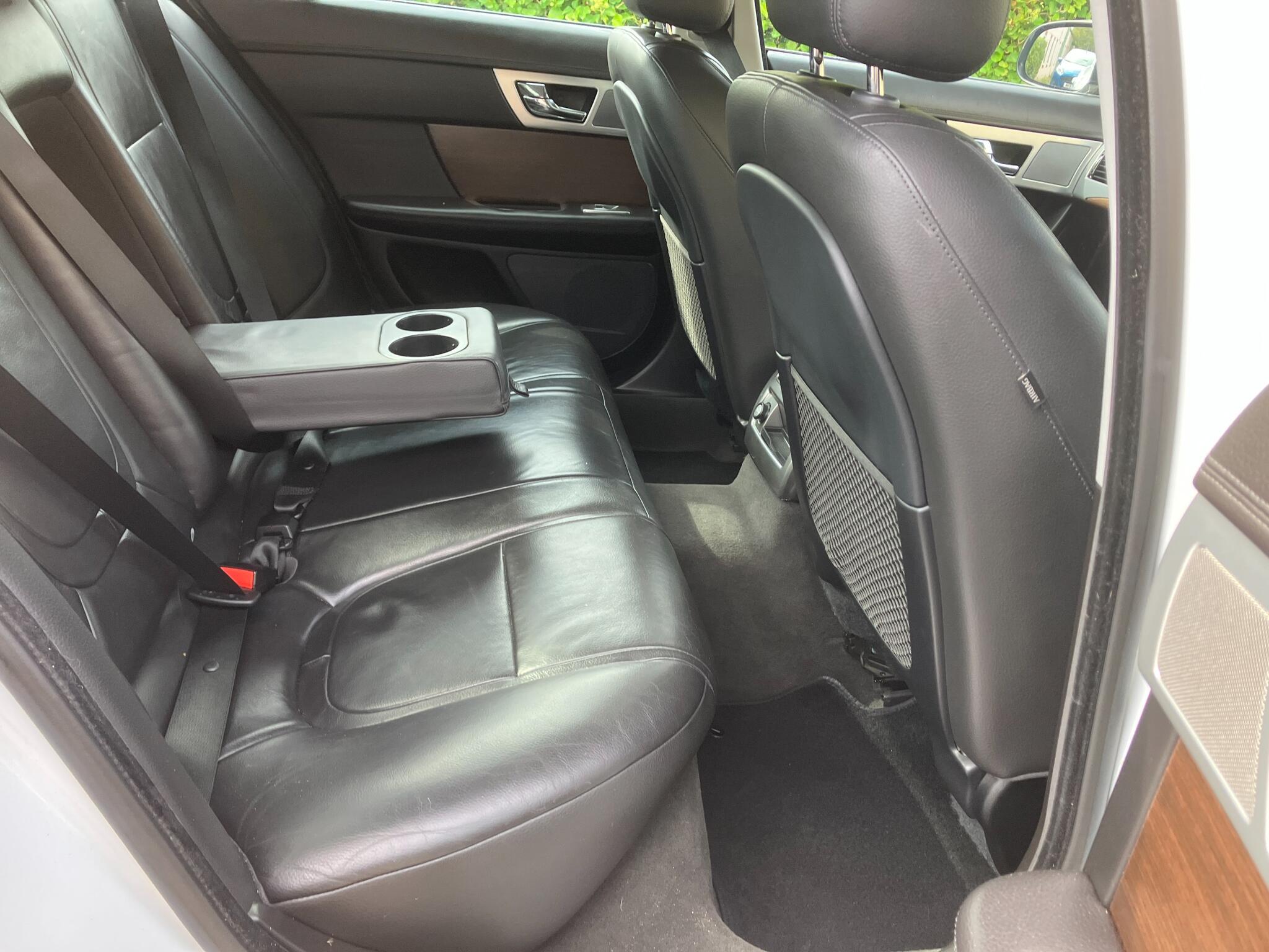 Jaguar XF view 10