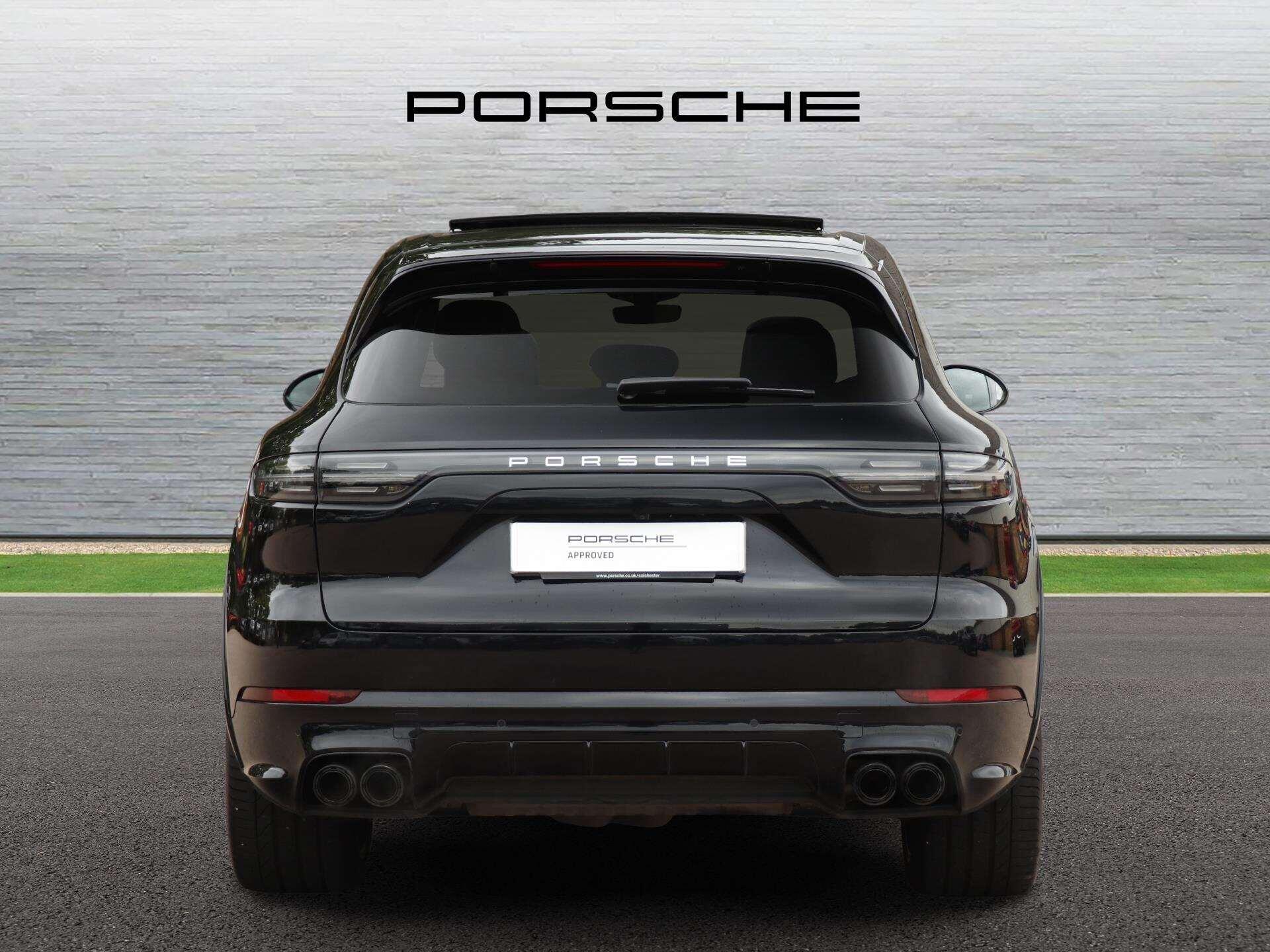 Porsche Cayenne view 4