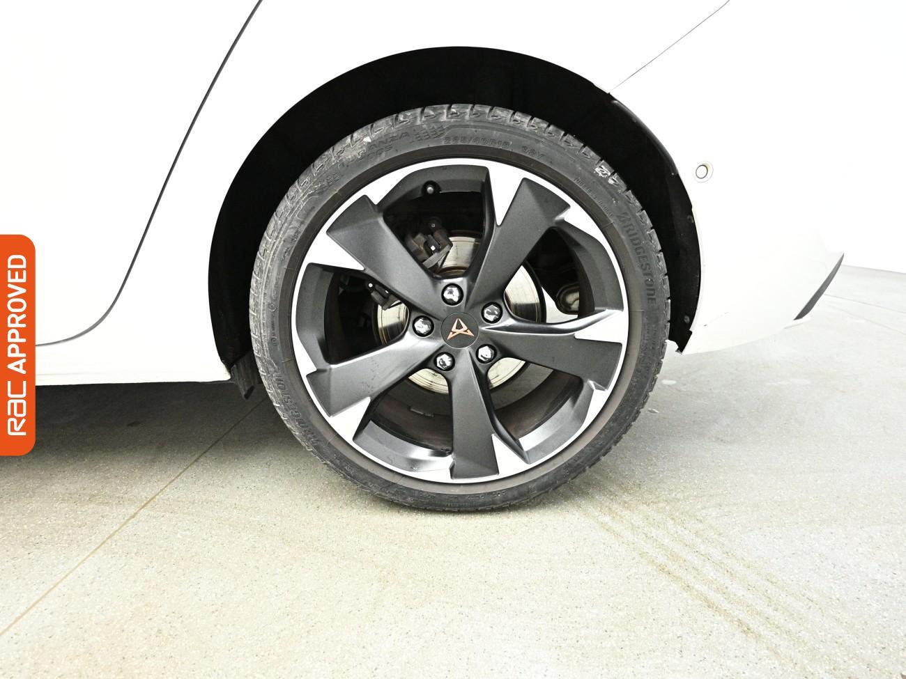 Cupra Leon view 25