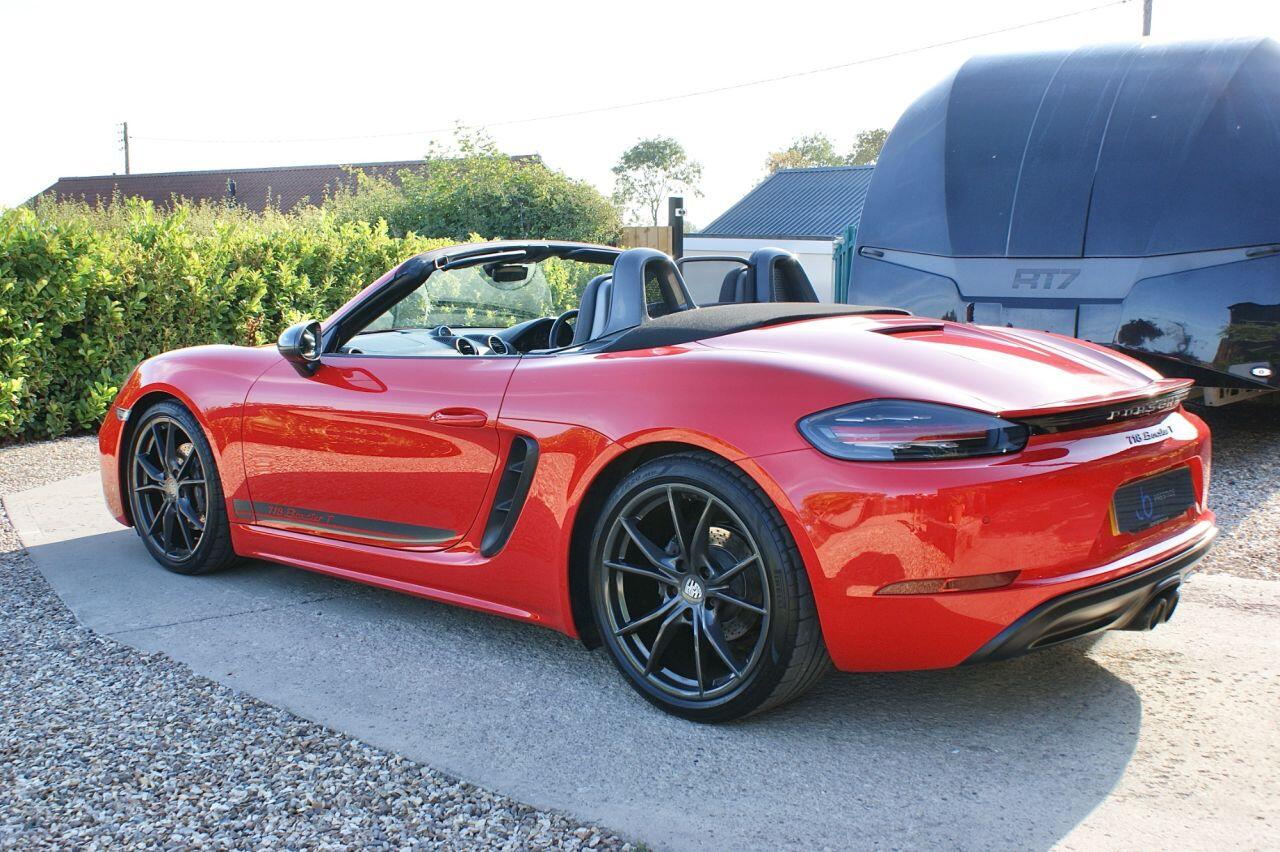 Porsche 718 Boxster view 25