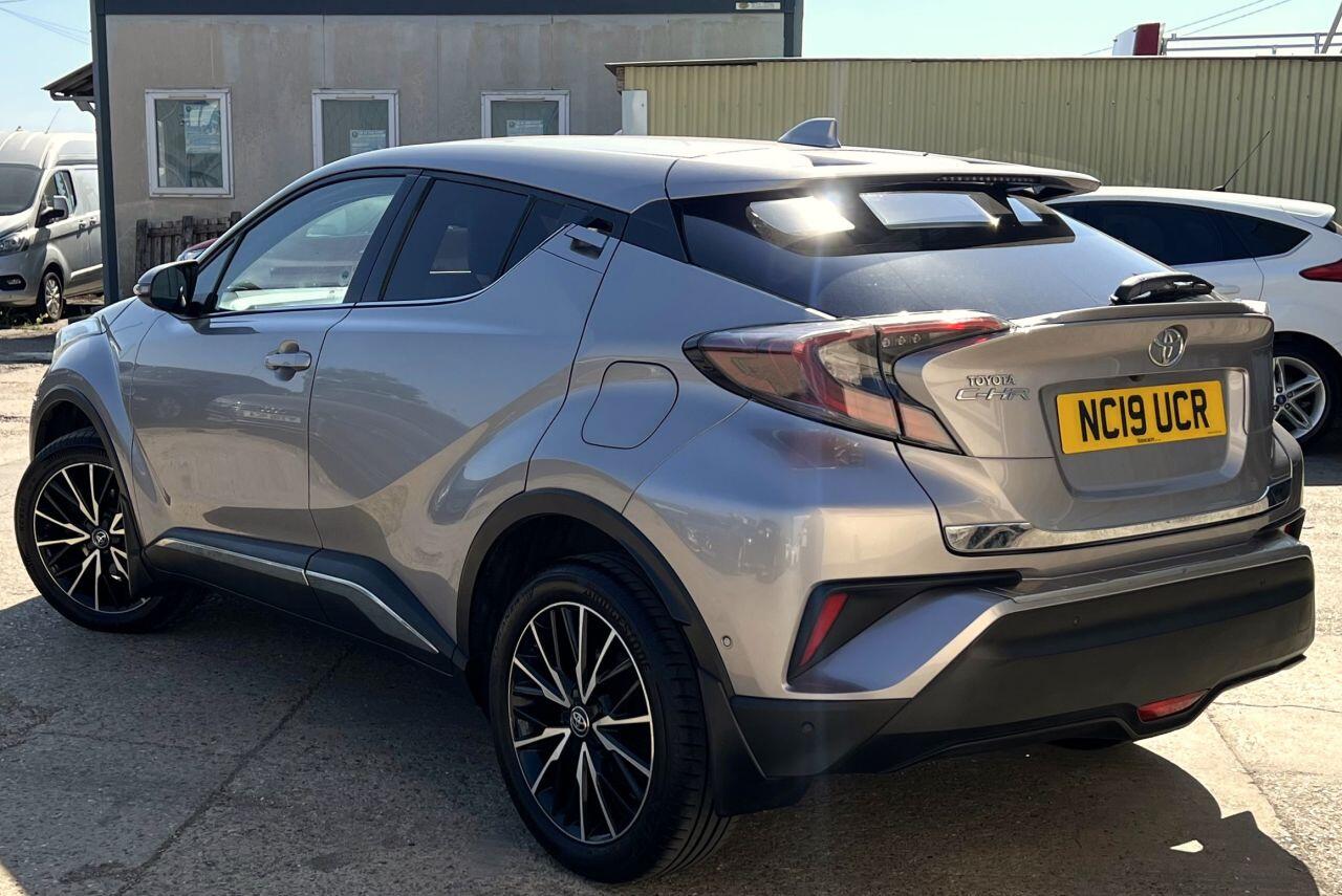 Toyota C-HR view 4