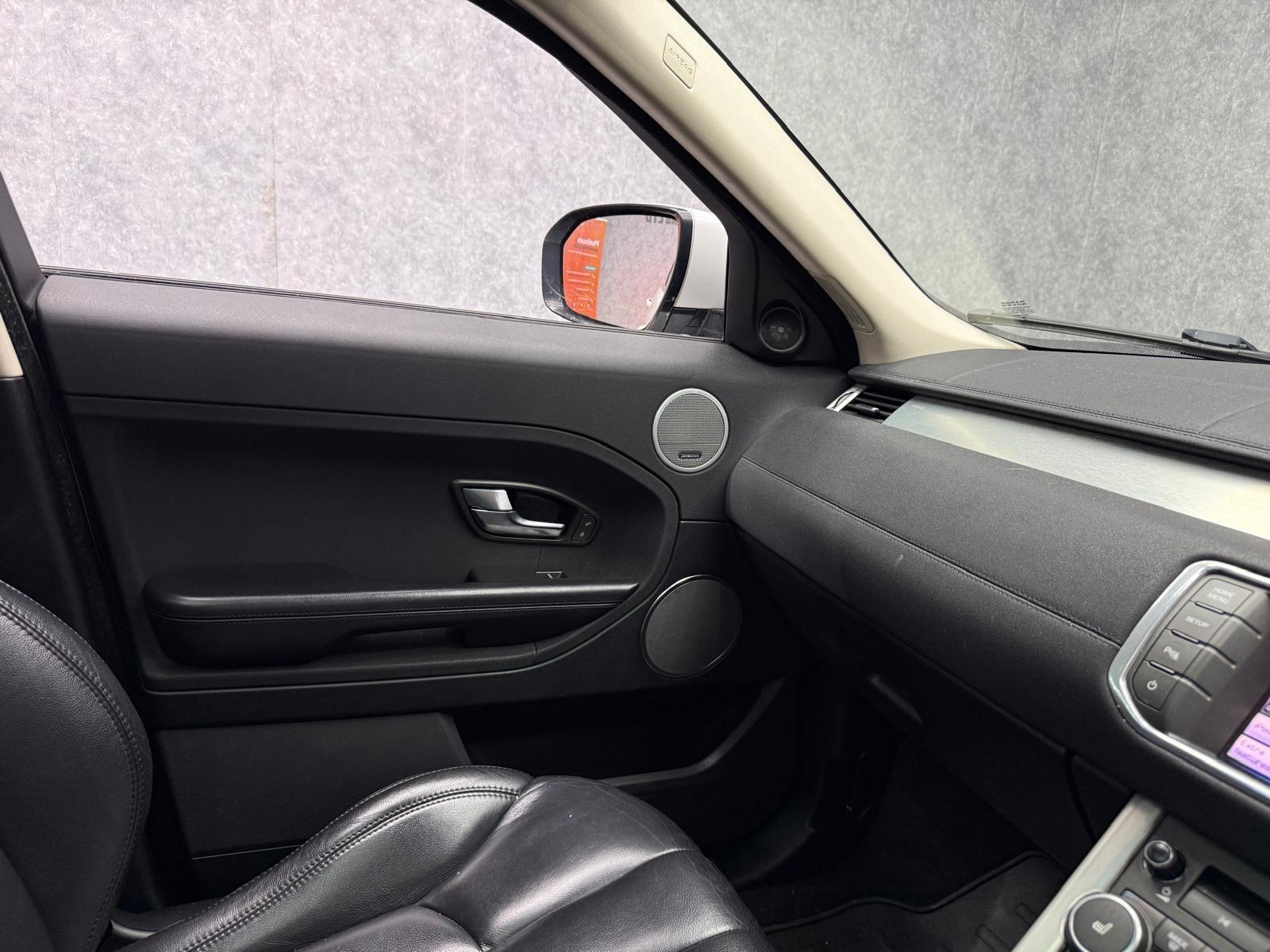 Land Rover Range Rover Evoque view 18
