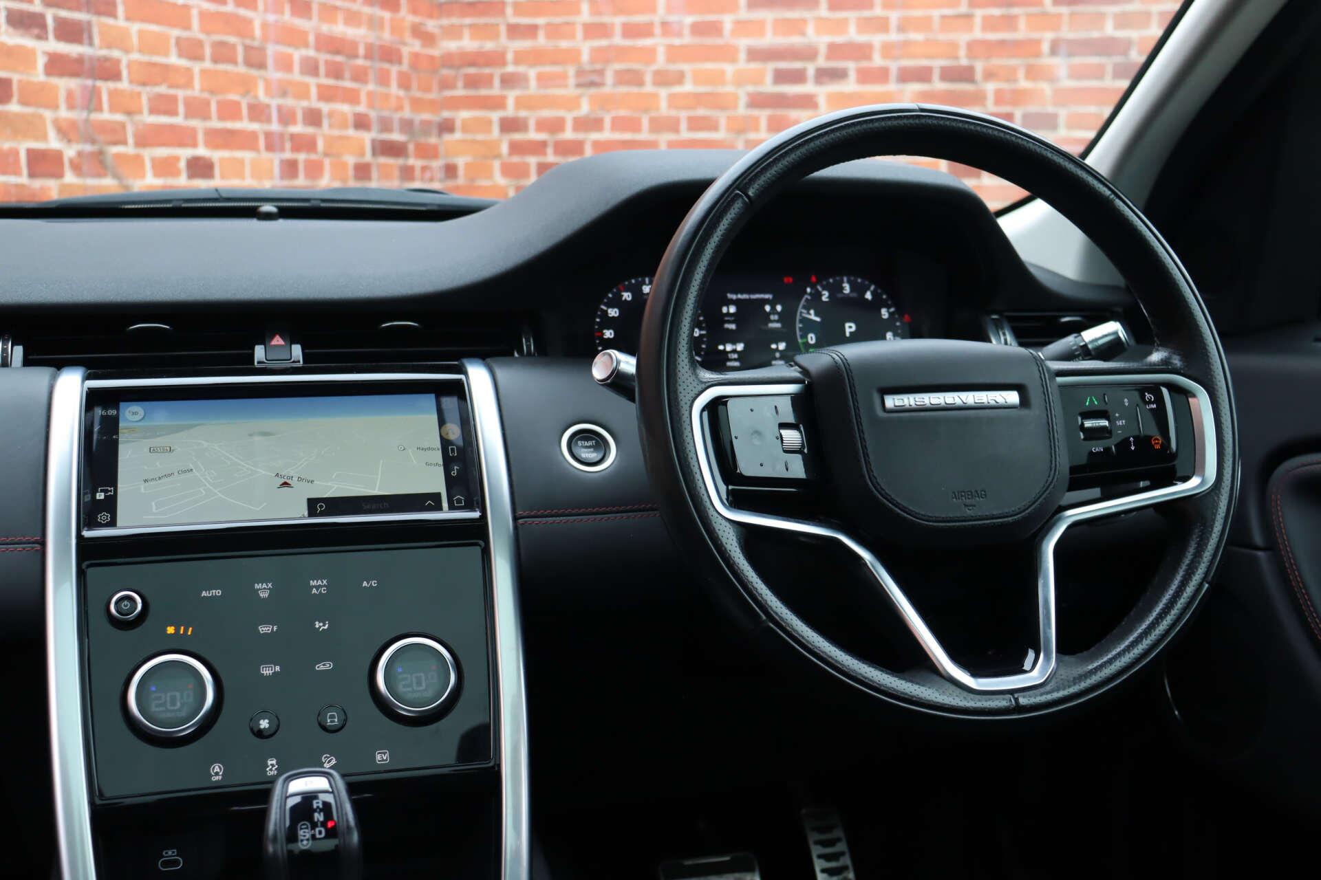 Land Rover Discovery Sport view 25