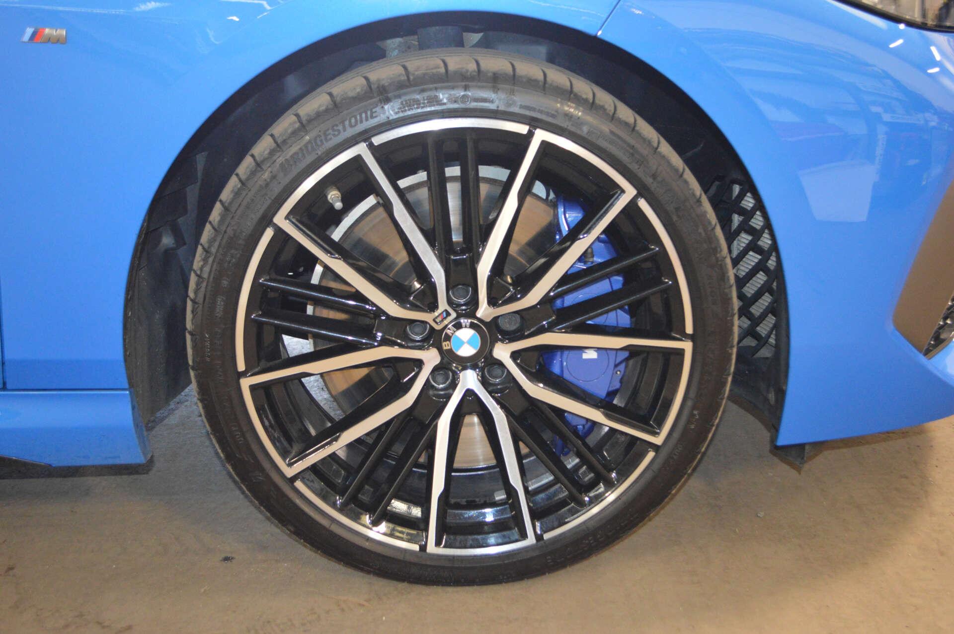 BMW 2 Series view 28