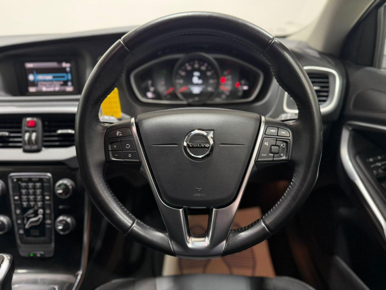 Volvo V40 view 21